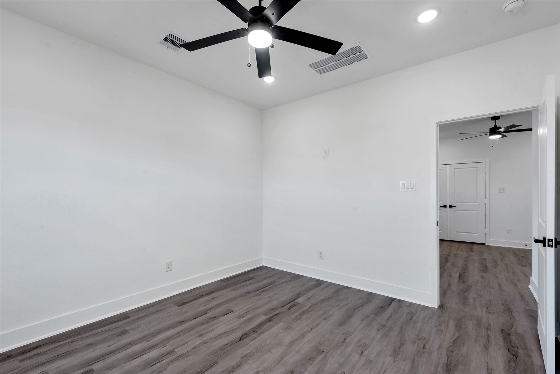 8328 Corinth Street, #B, Houston, TX 77051 8328 Corinth Street, #B, Houston, TX 77051