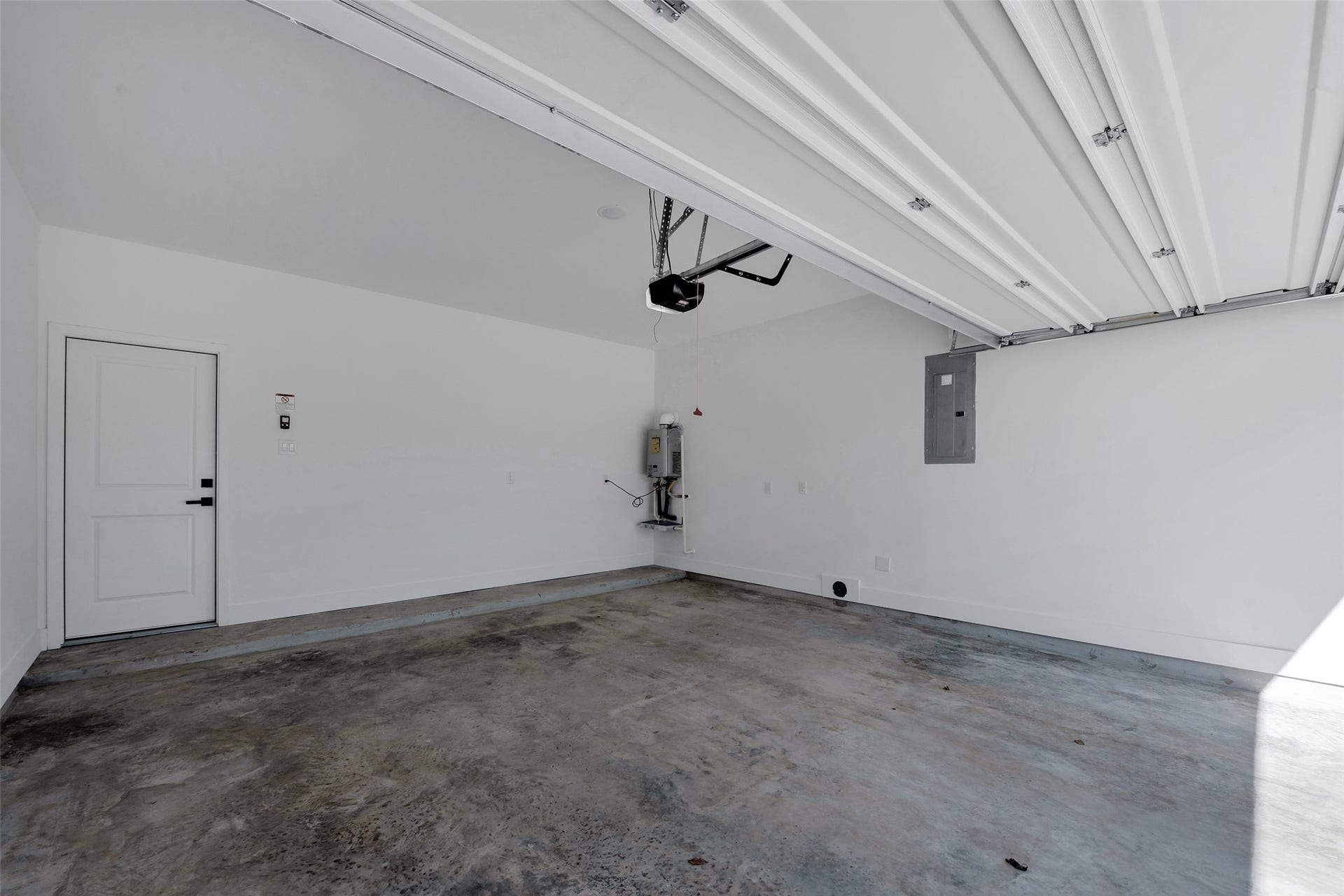 8328 Corinth Street, #B, Houston, TX 77051 8328 Corinth Street, #B, Houston, TX 77051