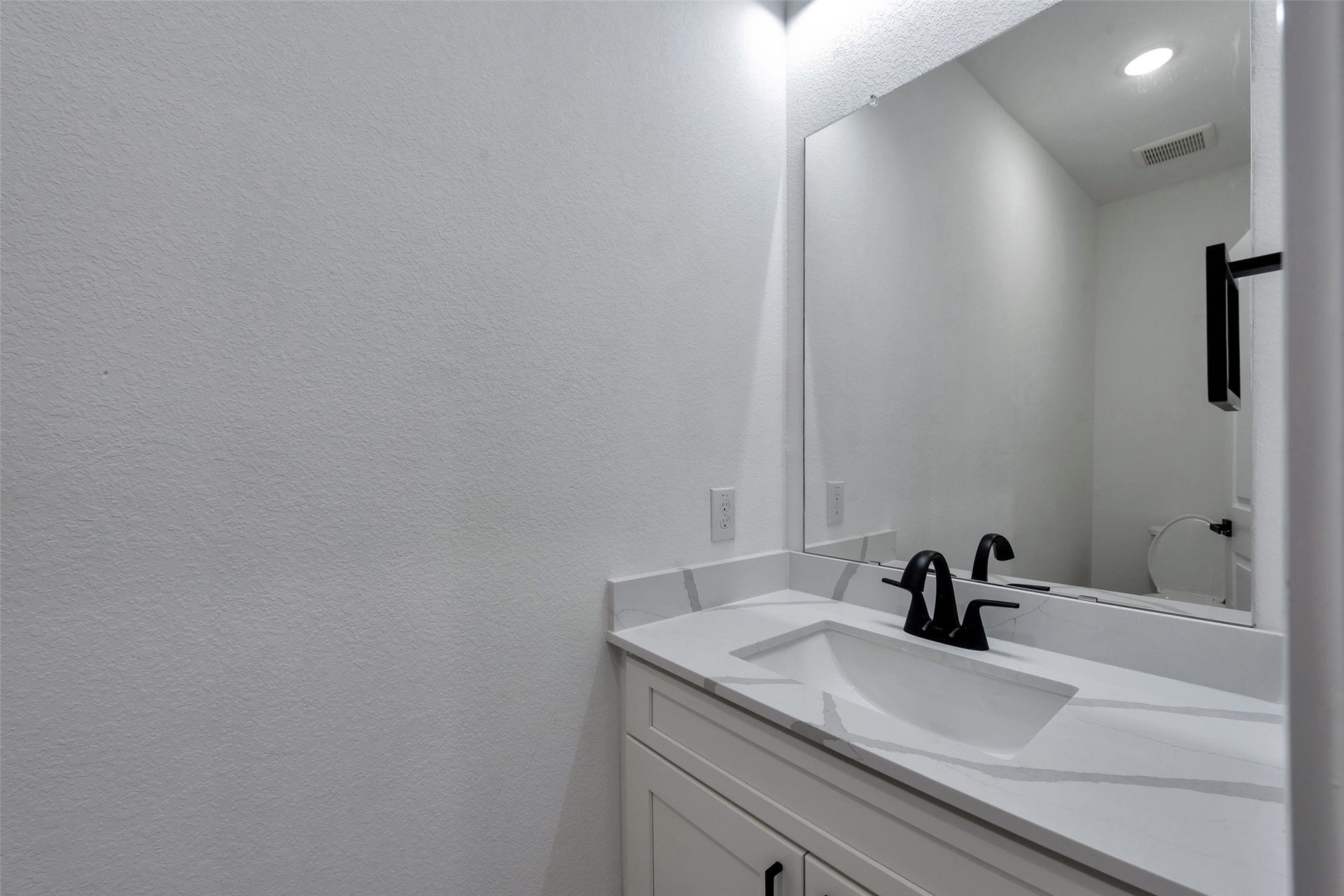 8328 Corinth Street, #B, Houston, TX 77051 8328 Corinth Street, #B, Houston, TX 77051