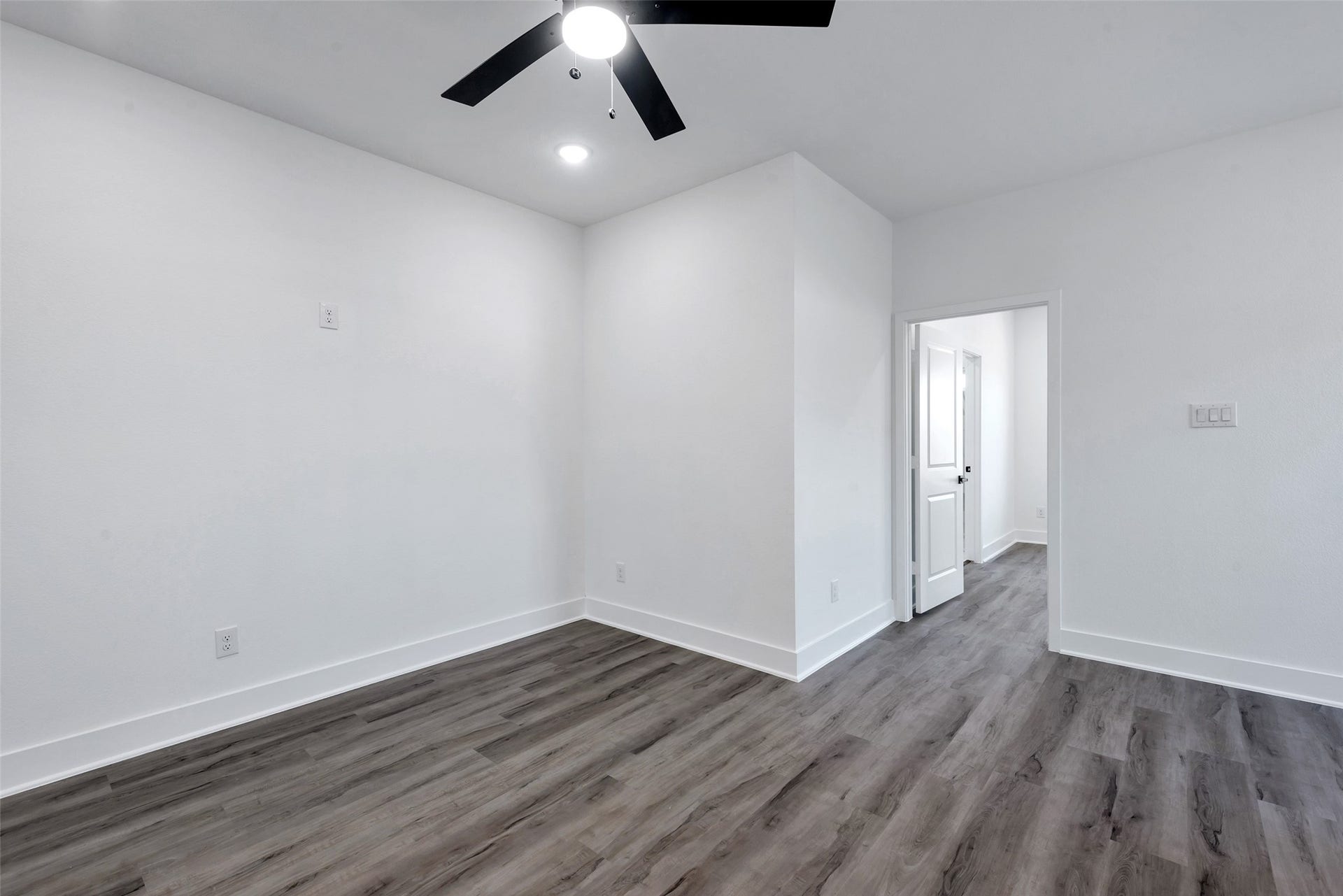 8328 Corinth Street, #B, Houston, TX 77051 8328 Corinth Street, #B, Houston, TX 77051