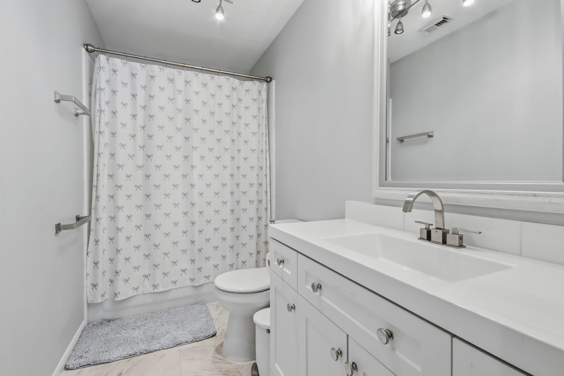 25450 Barmby Drive, Tomball, TX 77375