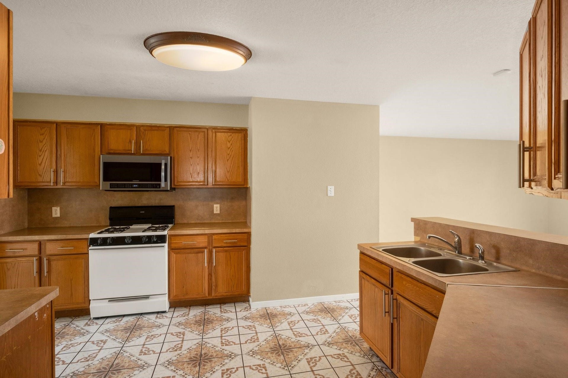 1119 Mossy Branch Street, Houston, TX 77073 1119 Mossy Branch Street, Houston, TX 77073