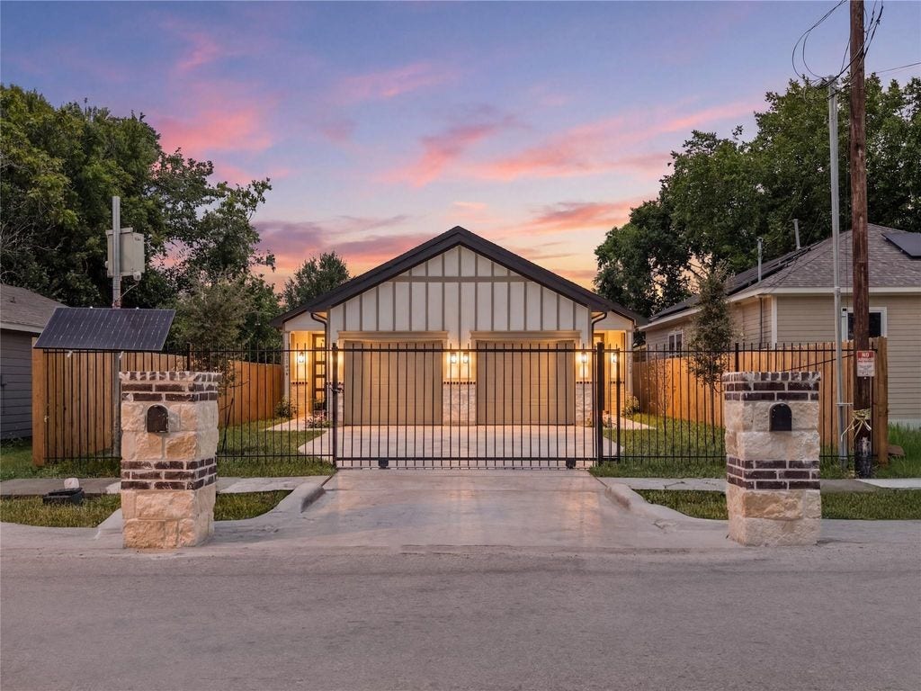 4335 Alvin Street, #A, Houston, TX 77051 4335 Alvin Street, #A, Houston, TX 77051
