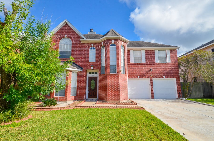 Property photo for 4802 Sunshine Drive, Sugar Land, TX