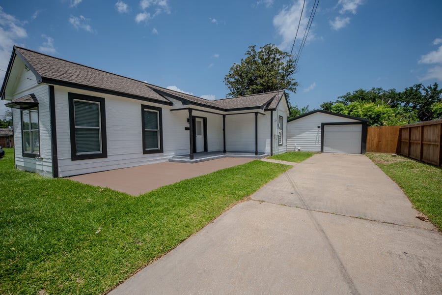 Property photo for 1225 Dutch Street, Deer Park, TX