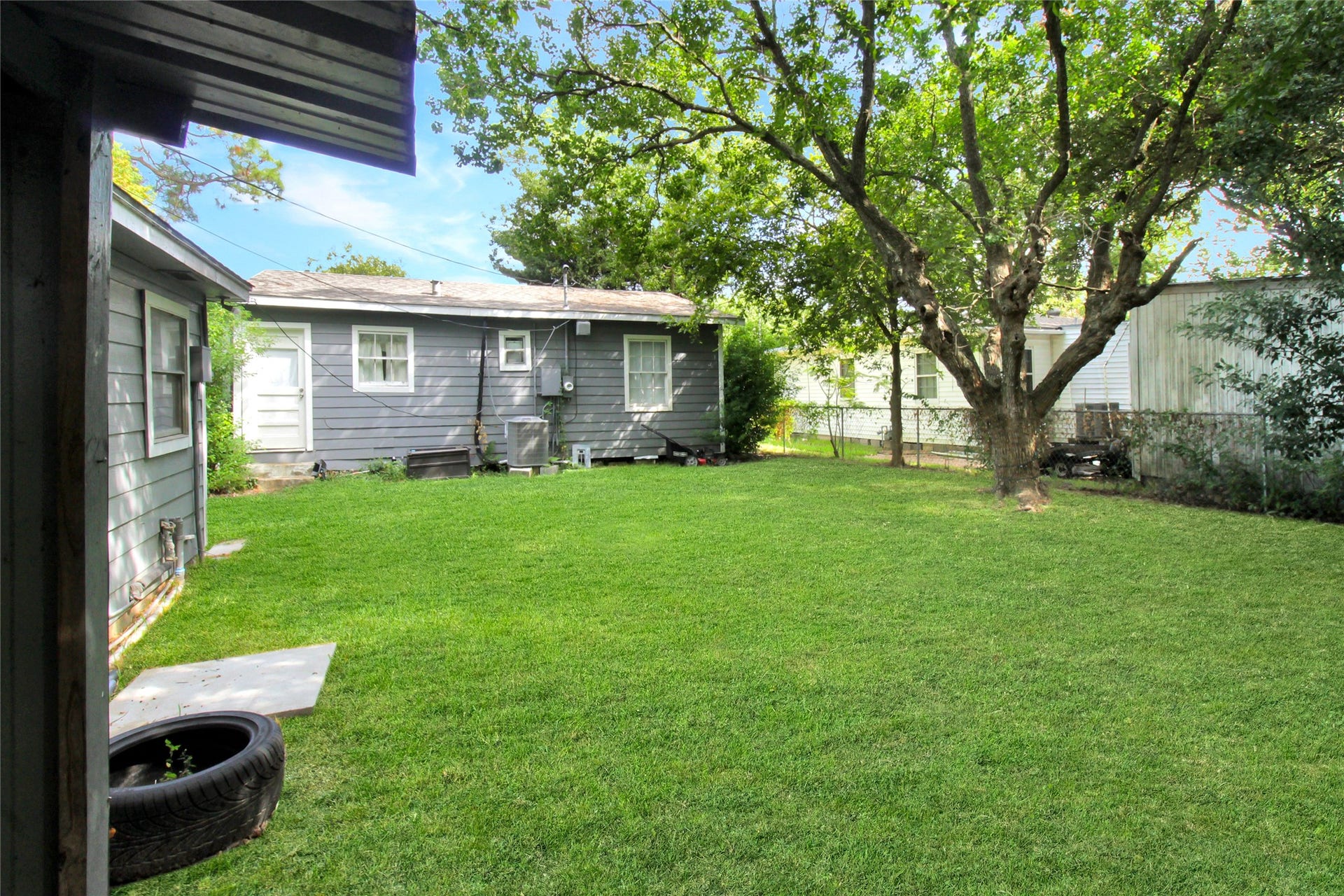 1009 11th Street N, Texas City, TX 77590