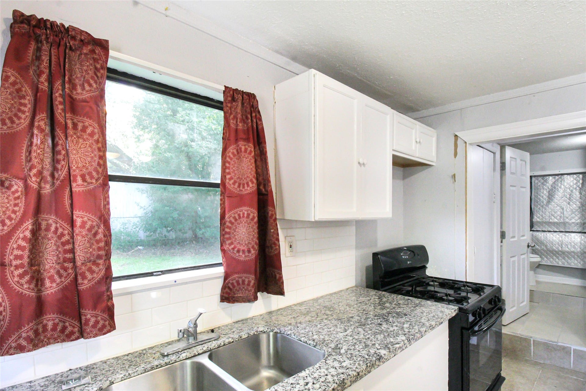 1009 11th Street N, Texas City, TX 77590