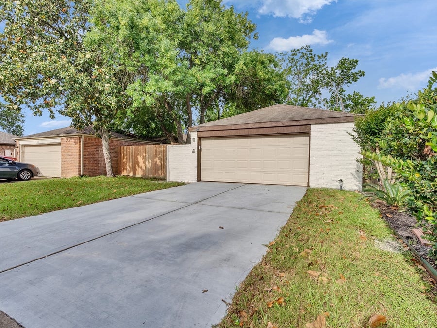 Property photo for 1912 Tremont Court, Rosenberg, TX