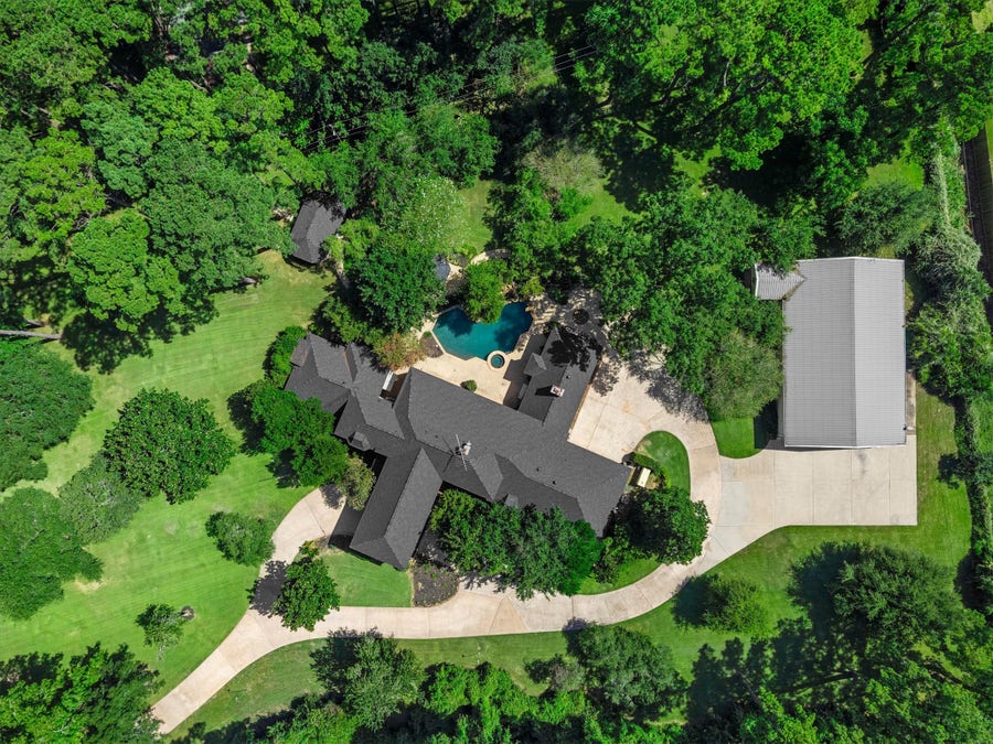 Property photo for 18022 Country Hills, Tomball, TX