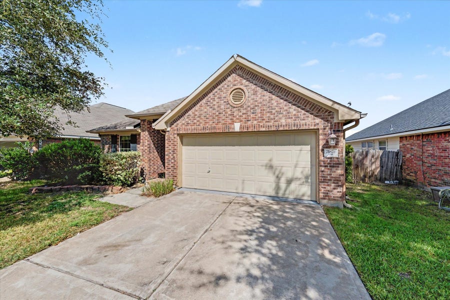 Property photo for 21826 Saragosa Pond Lane, Spring, TX