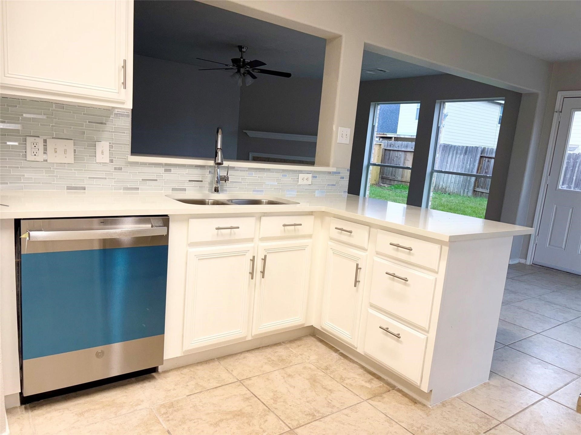 6927 PHEASANT OAK Drive, Houston, TX 77083 6927 PHEASANT OAK Drive, Houston, TX 77083