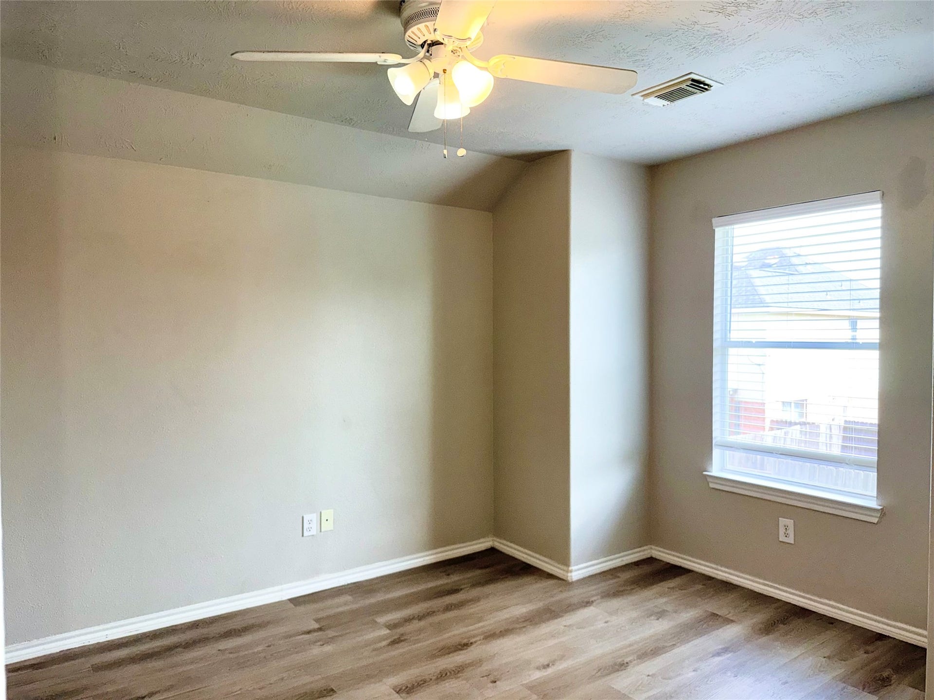 6927 PHEASANT OAK Drive, Houston, TX 77083 6927 PHEASANT OAK Drive, Houston, TX 77083
