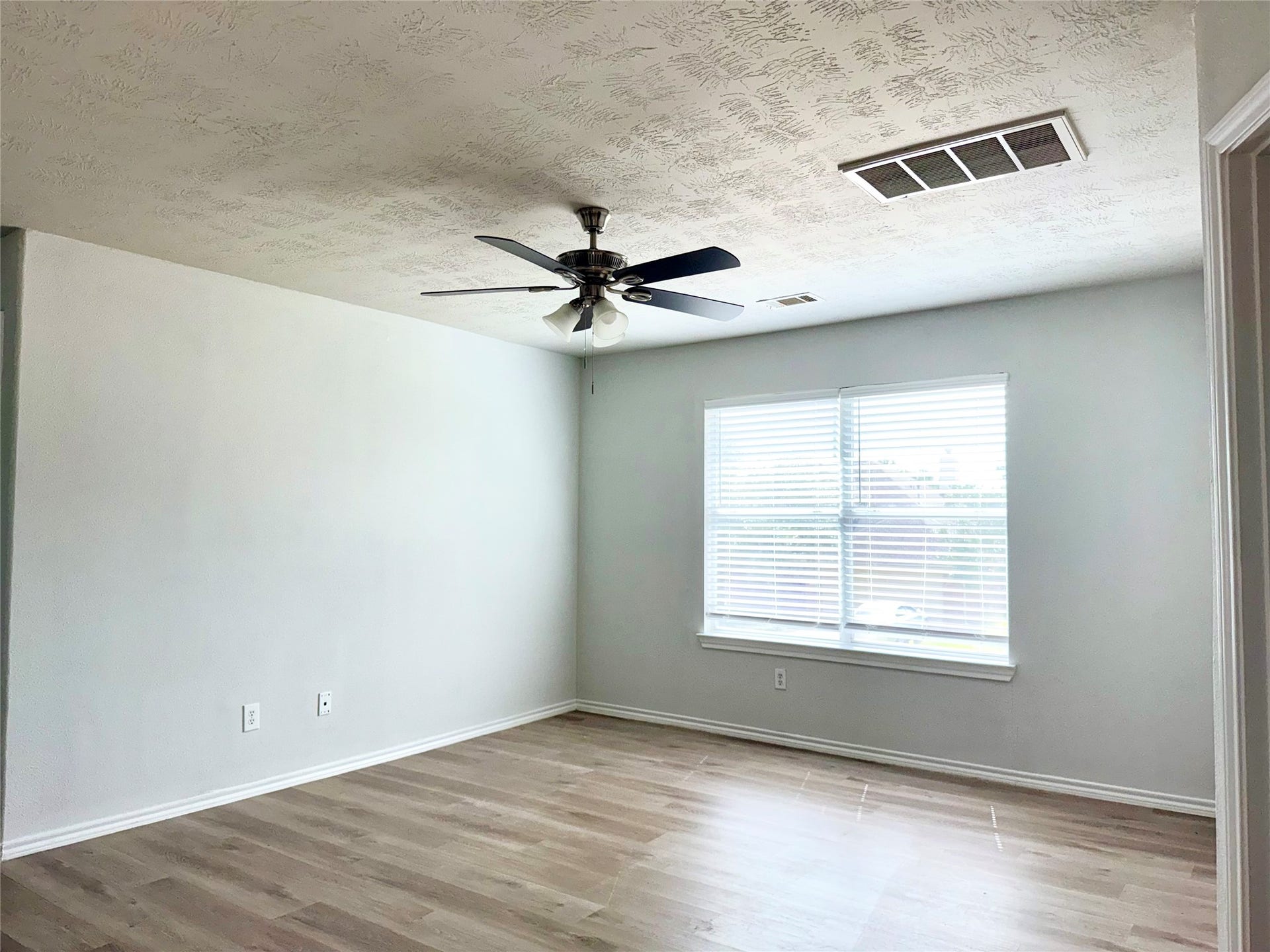 6927 PHEASANT OAK Drive, Houston, TX 77083 6927 PHEASANT OAK Drive, Houston, TX 77083
