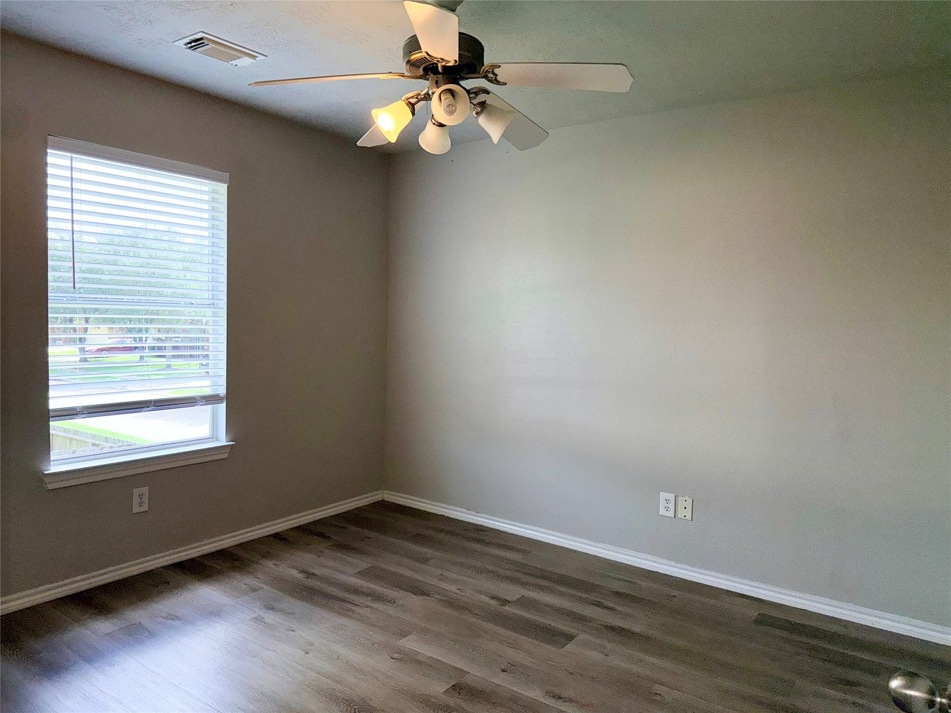 6927 PHEASANT OAK Drive, Houston, TX 77083 6927 PHEASANT OAK Drive, Houston, TX 77083