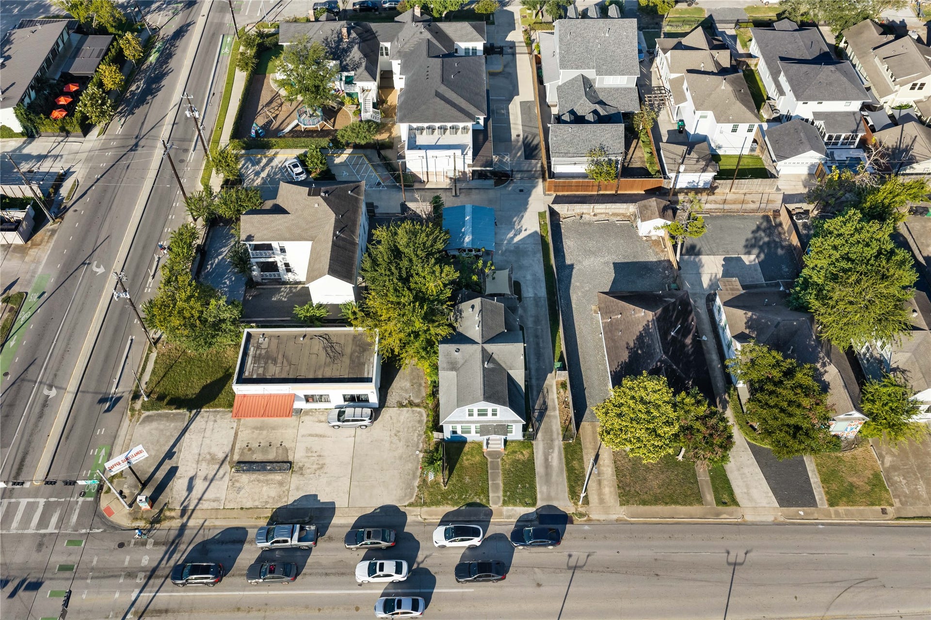1105 Yale Street, Houston, TX 77008 Just minutes from Downtown Houston