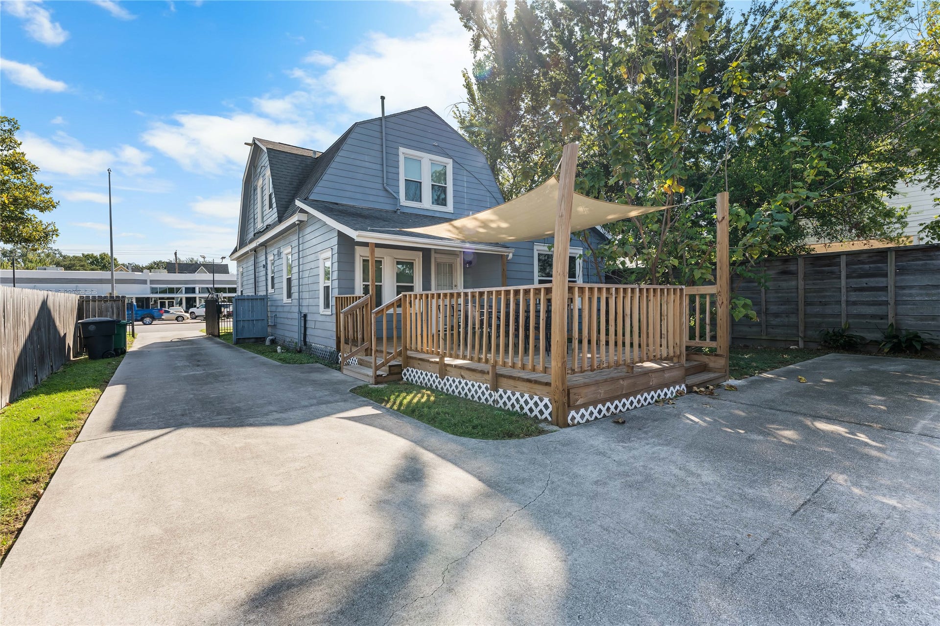 1105 Yale Street, Houston, TX 77008 Classic Heights architecture meets commercial flexibility