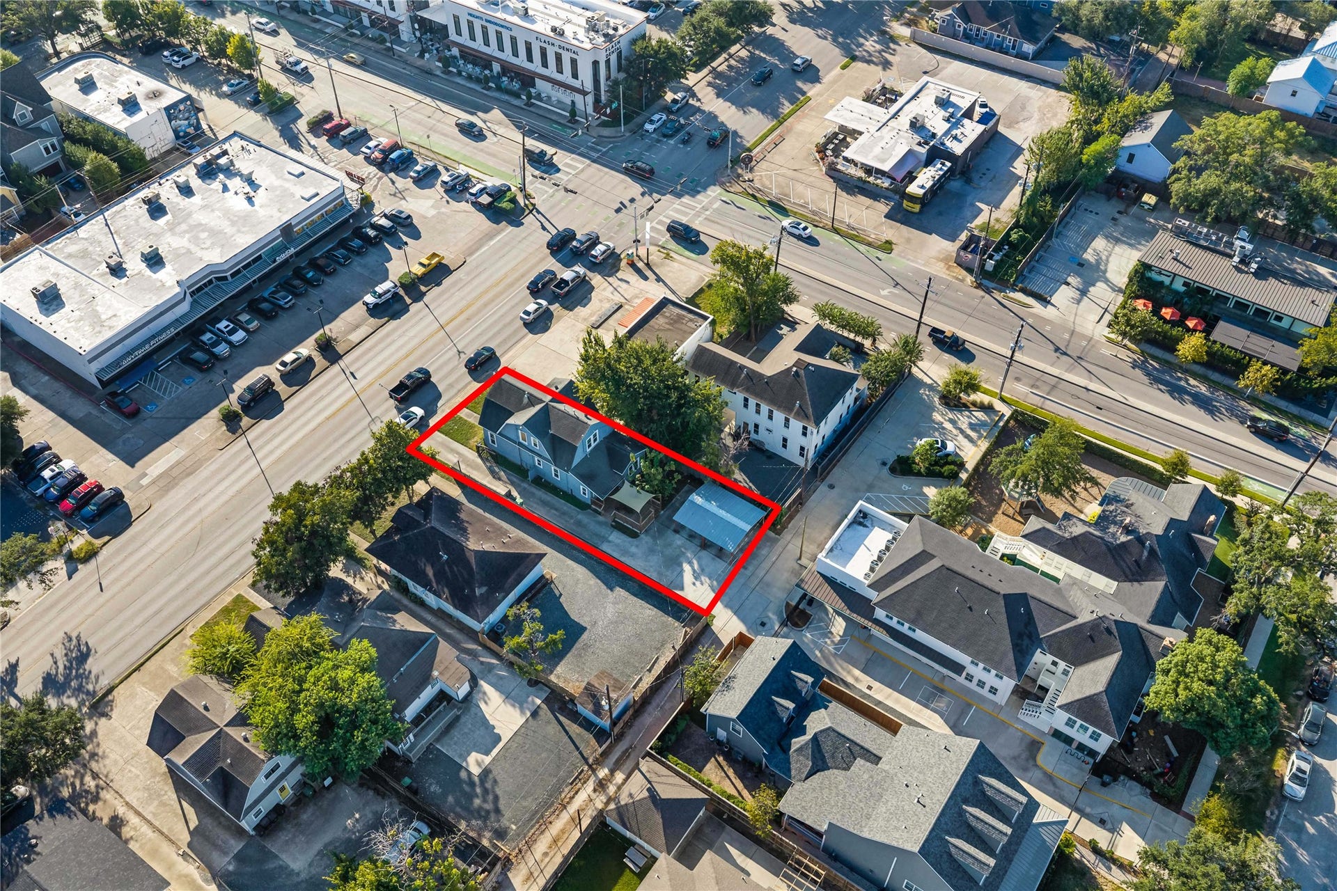 1105 Yale Street, Houston, TX 77008 Aerial view highlighting the property's layout