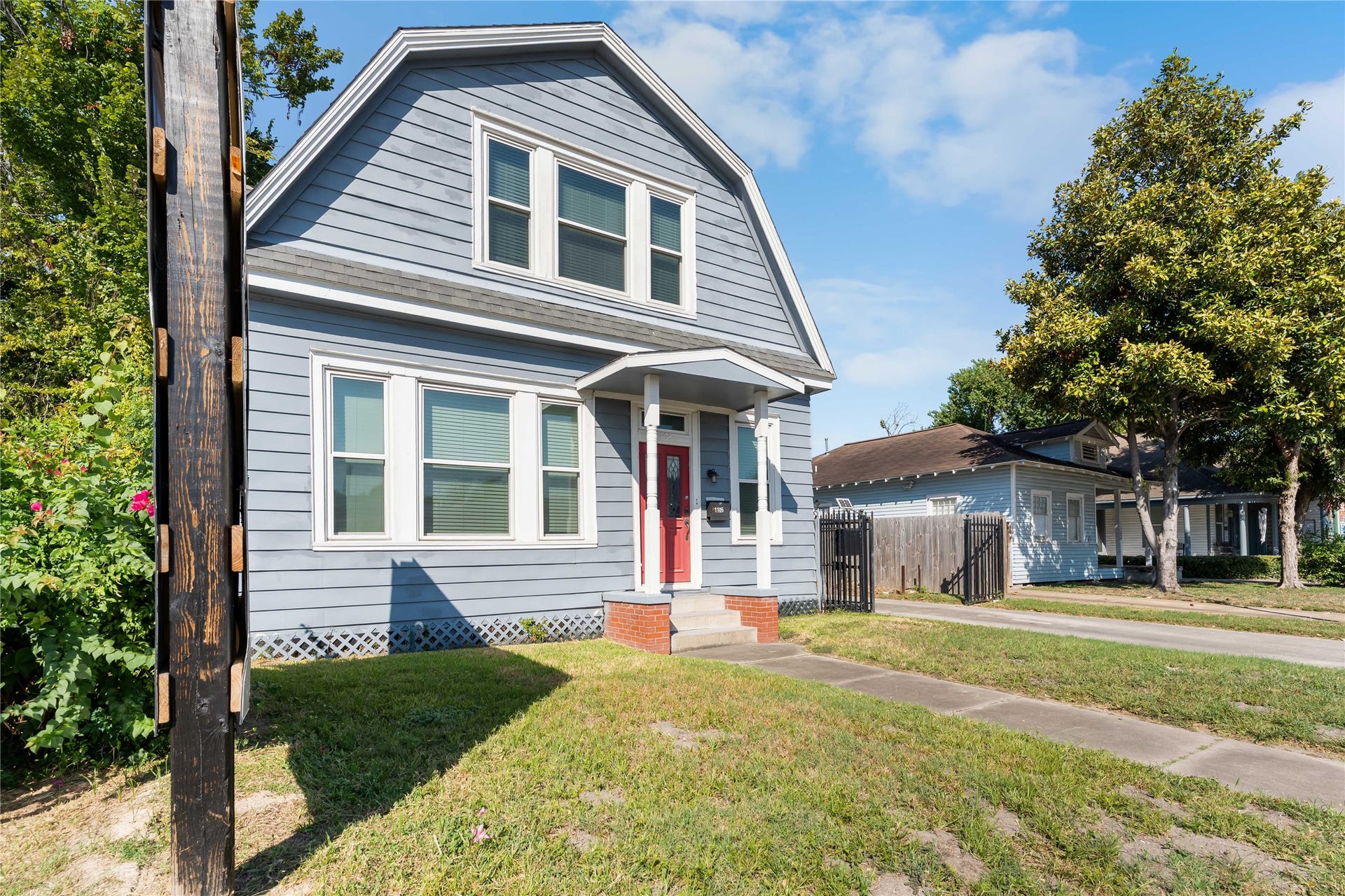 1105 Yale Street, Houston, TX 77008 A welcoming exterior with timeless architectural character