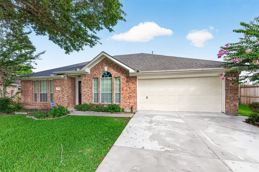 Property photo for 3114 Gatesbury North Drive, Houston, TX