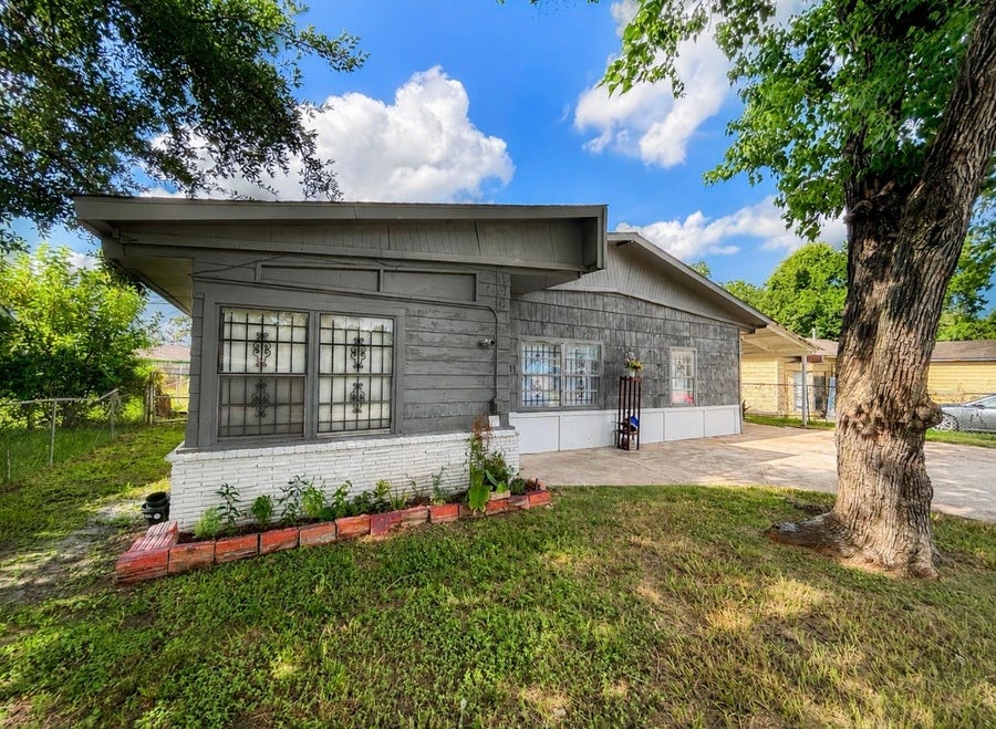 Property photo for 9113 Oak Knoll Lane, Houston, TX