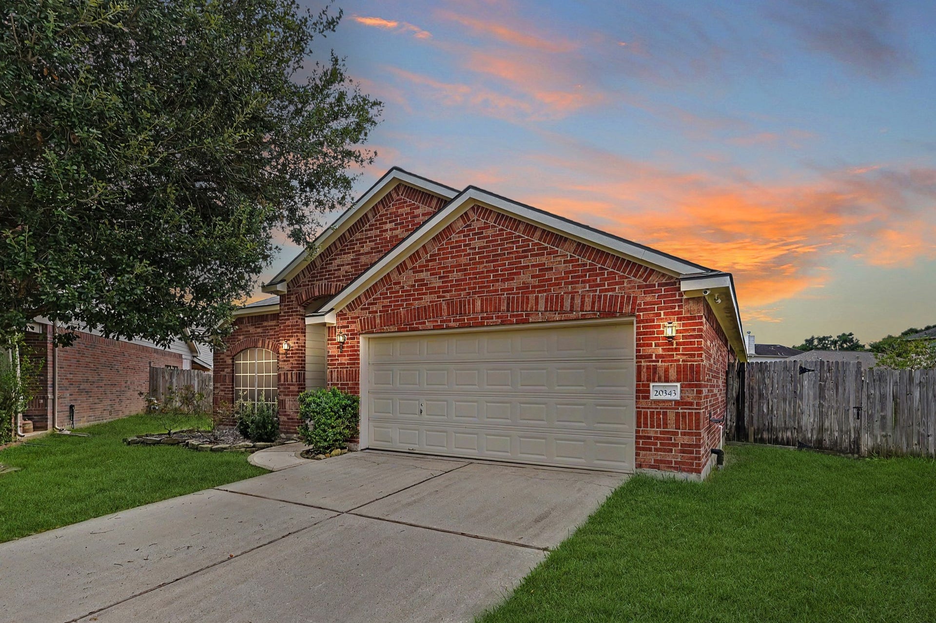 20343 Yosemite Falls Drive, Tomball, TX 77375 20343 Yosemite Falls Drive, Tomball, TX 77375