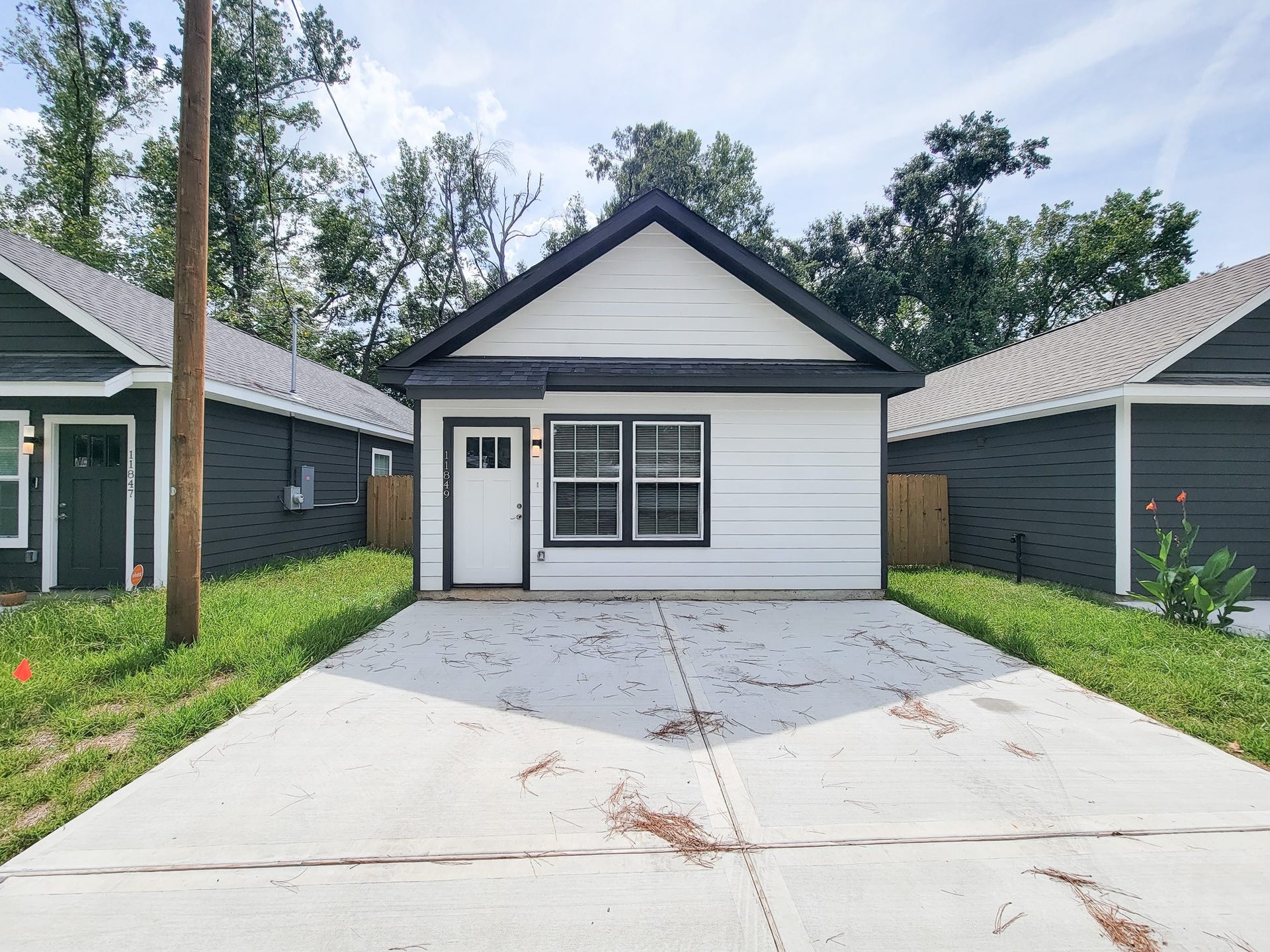 11849 Nelwood Street, Willis, TX 77318 11849 Nelwood Street, Willis, TX 77318