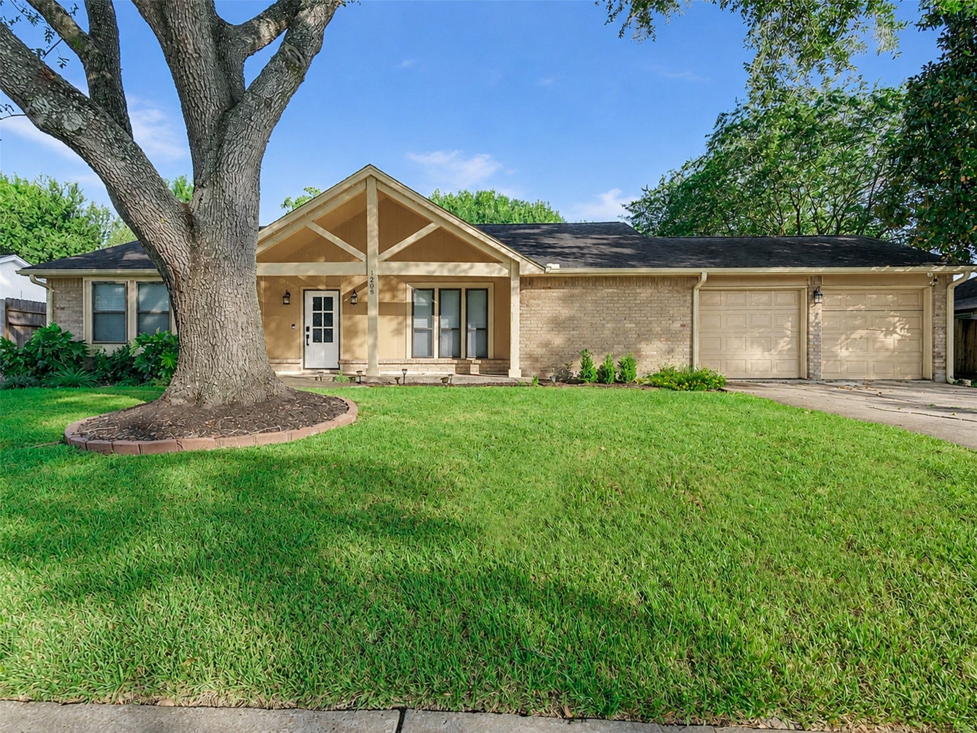 1208 Piney Woods Drive, Friendswood, TX 77546 1208 Piney Woods Drive, Friendswood, TX 77546