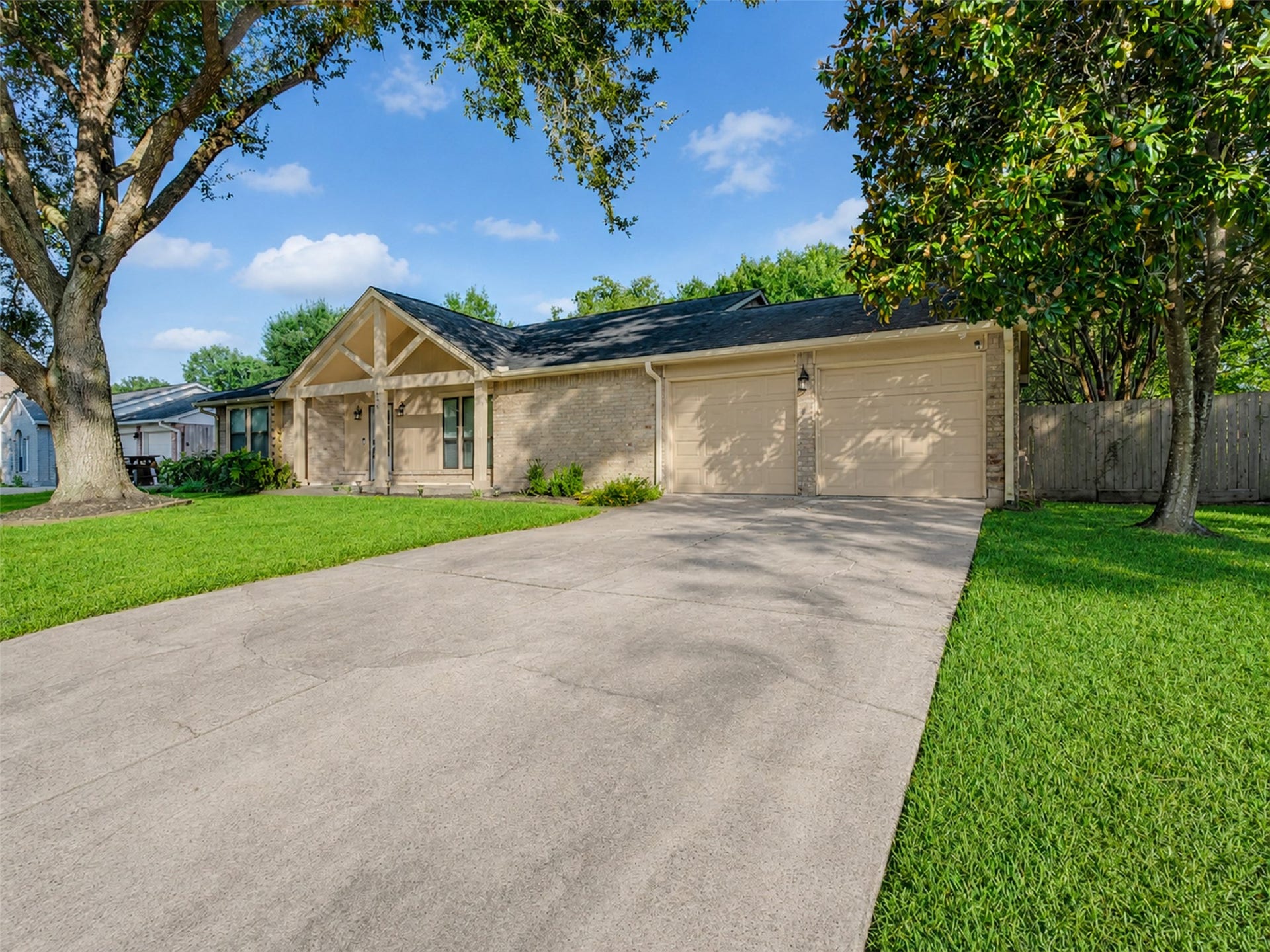 1208 Piney Woods Drive, Friendswood, TX 77546 1208 Piney Woods Drive, Friendswood, TX 77546
