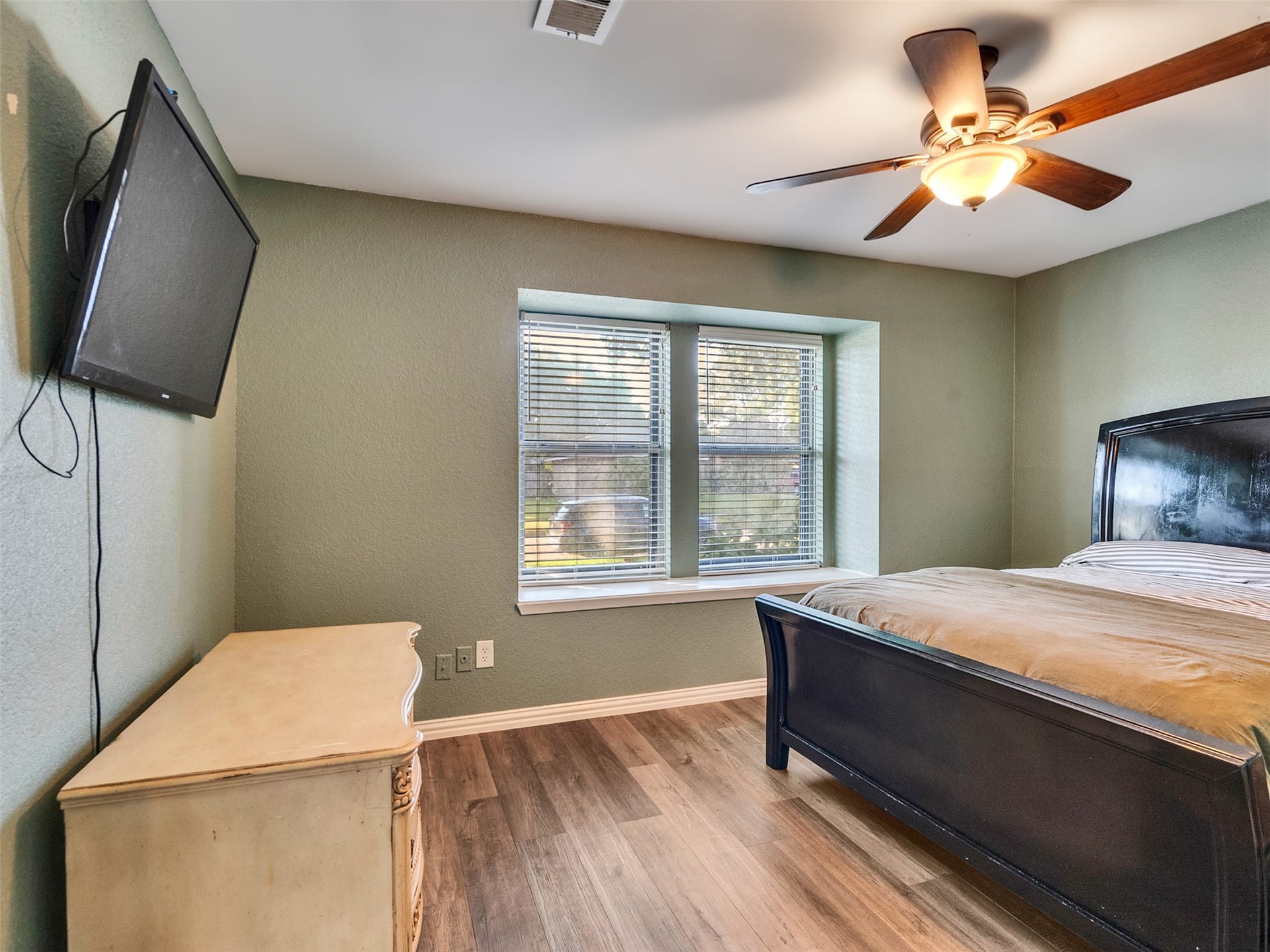 1208 Piney Woods Drive, Friendswood, TX 77546 1208 Piney Woods Drive, Friendswood, TX 77546
