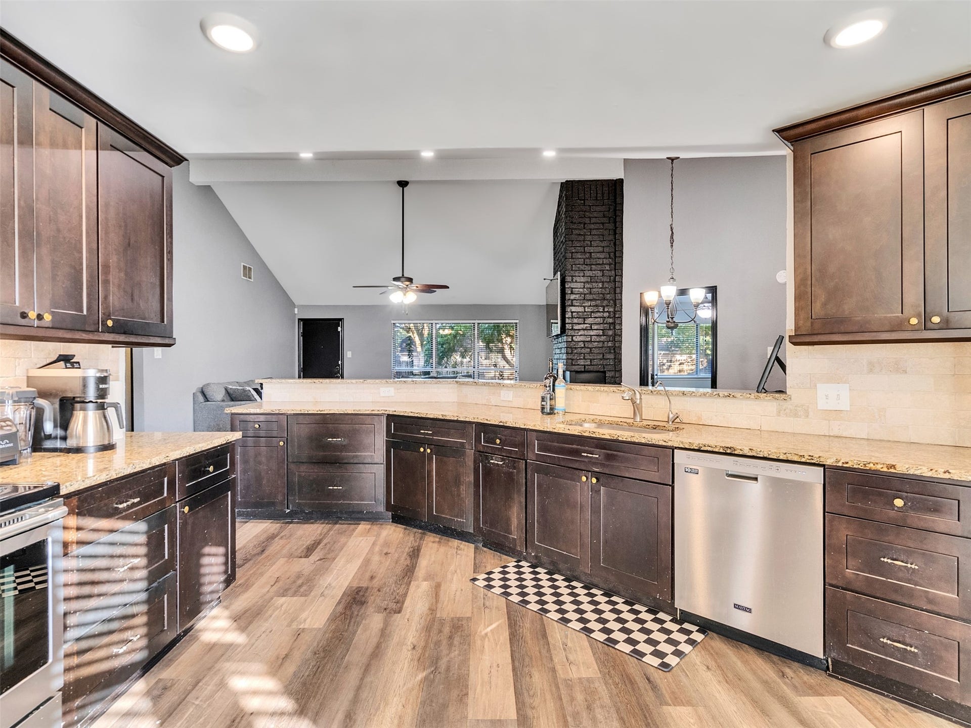 1208 Piney Woods Drive, Friendswood, TX 77546 1208 Piney Woods Drive, Friendswood, TX 77546
