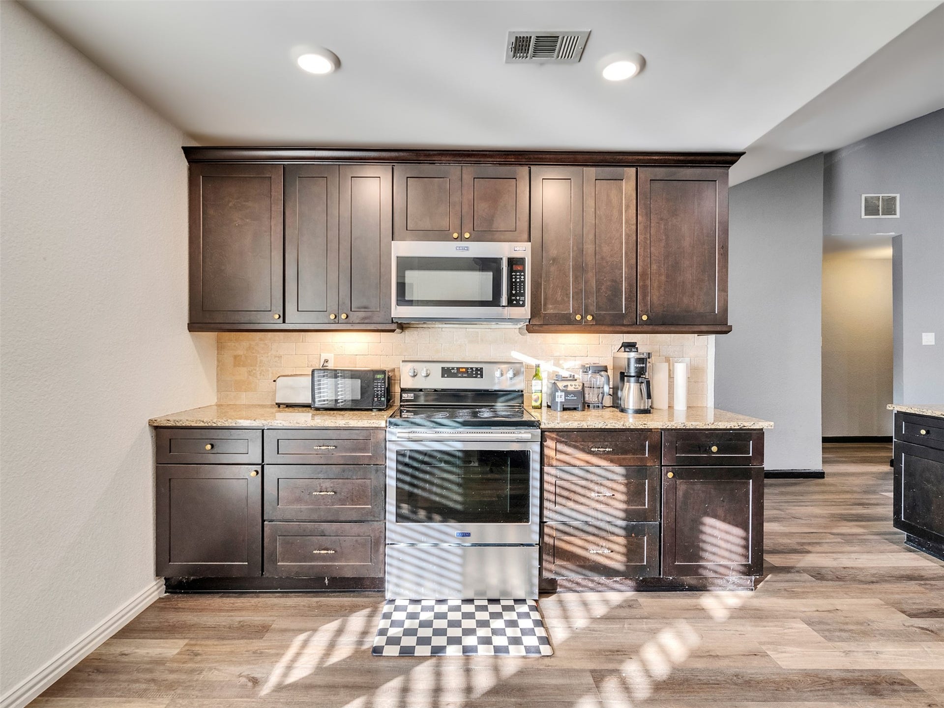 1208 Piney Woods Drive, Friendswood, TX 77546 1208 Piney Woods Drive, Friendswood, TX 77546