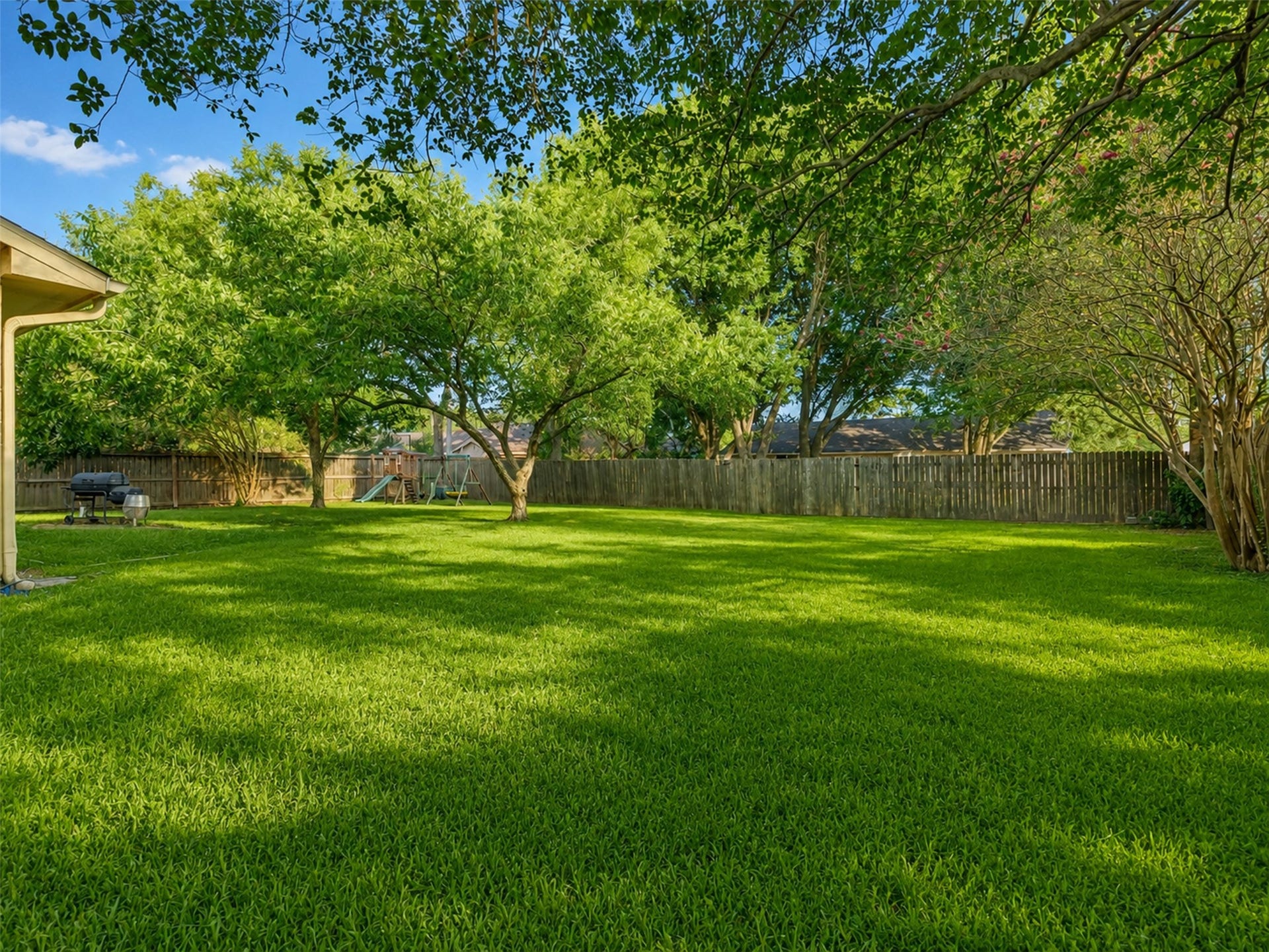 1208 Piney Woods Drive, Friendswood, TX 77546 1208 Piney Woods Drive, Friendswood, TX 77546
