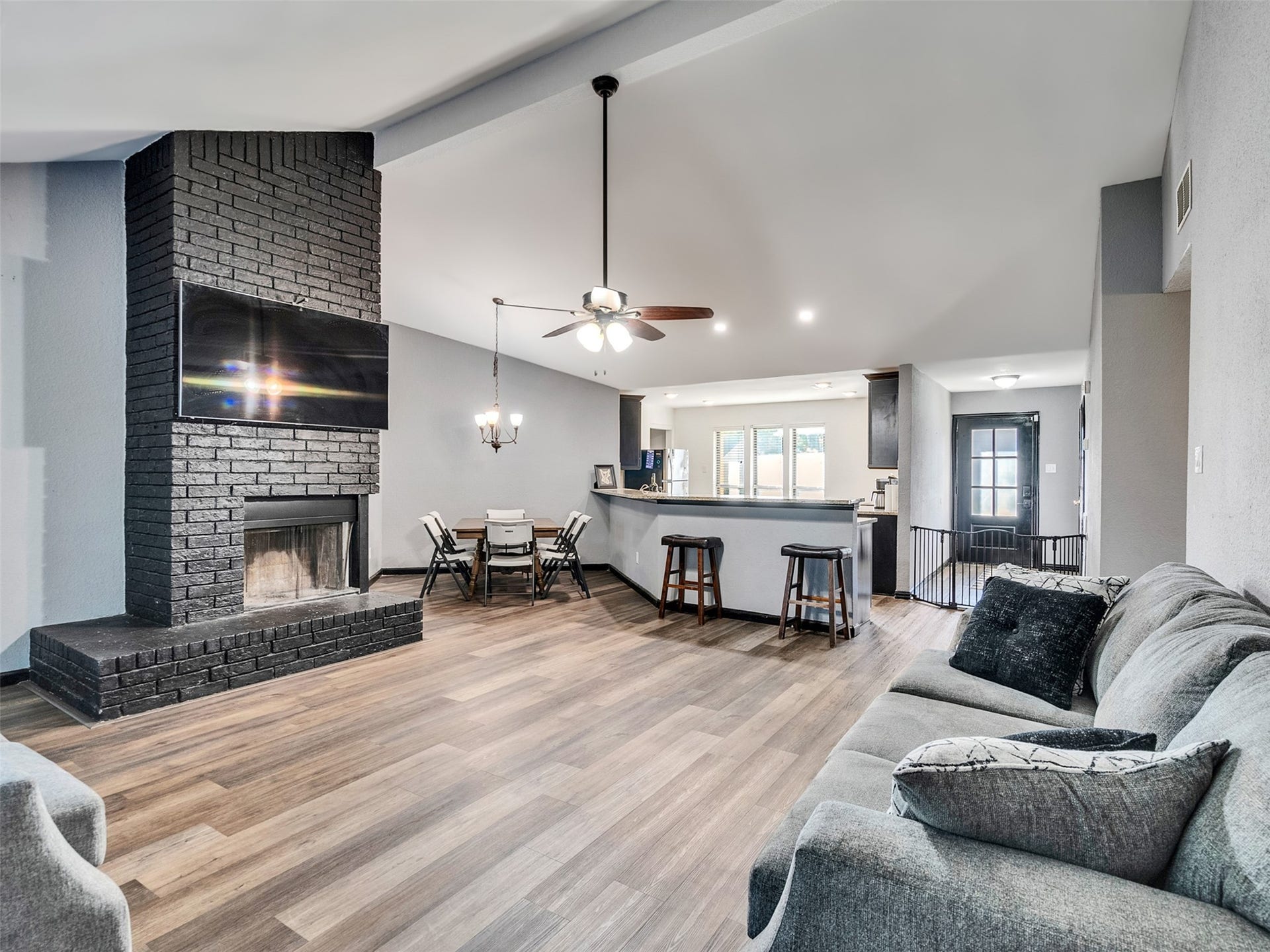 1208 Piney Woods Drive, Friendswood, TX 77546 1208 Piney Woods Drive, Friendswood, TX 77546
