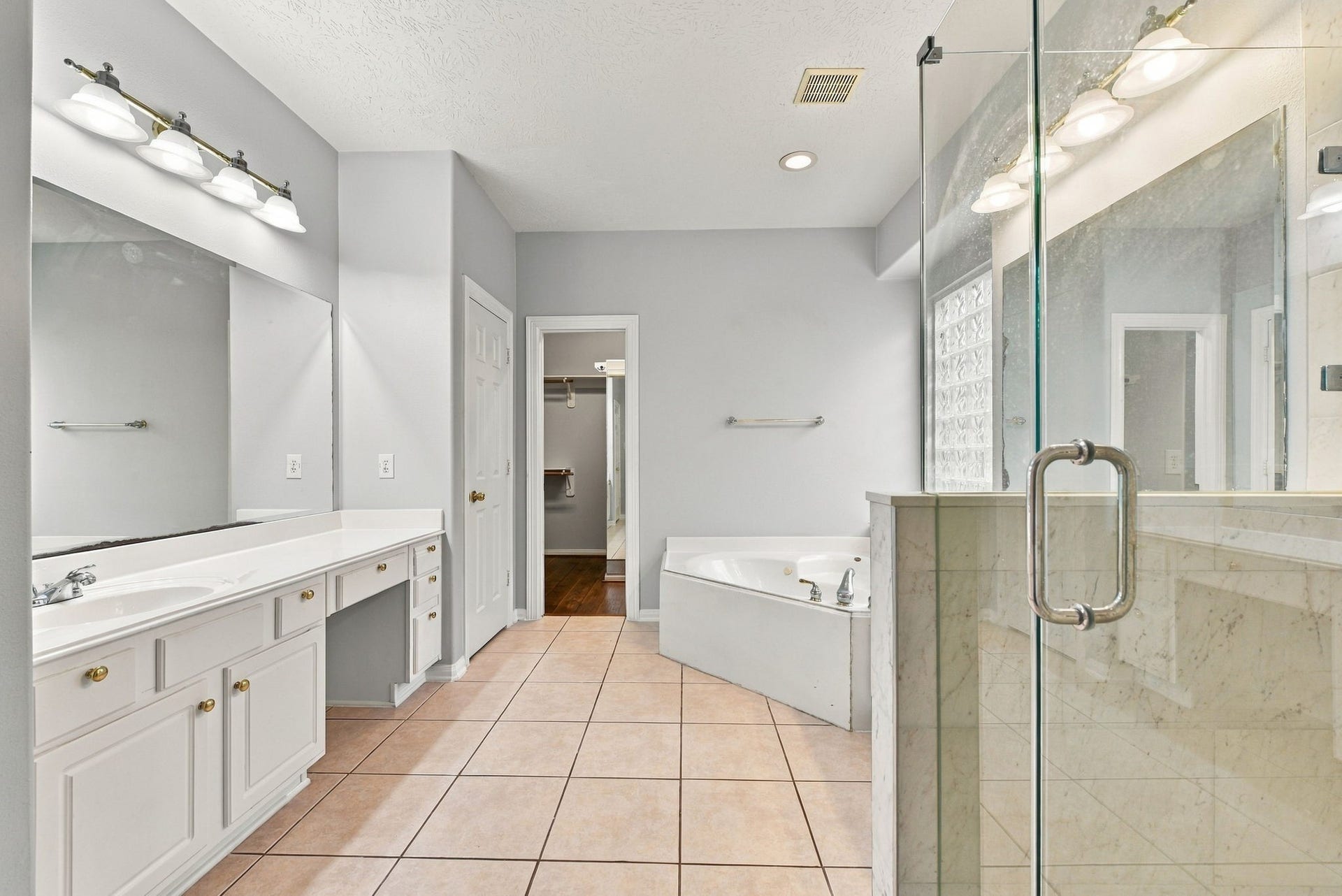 2122 Fortuna Bella Drive, Pearland, TX 77581 2122 Fortuna Bella Drive, Pearland, TX 77581