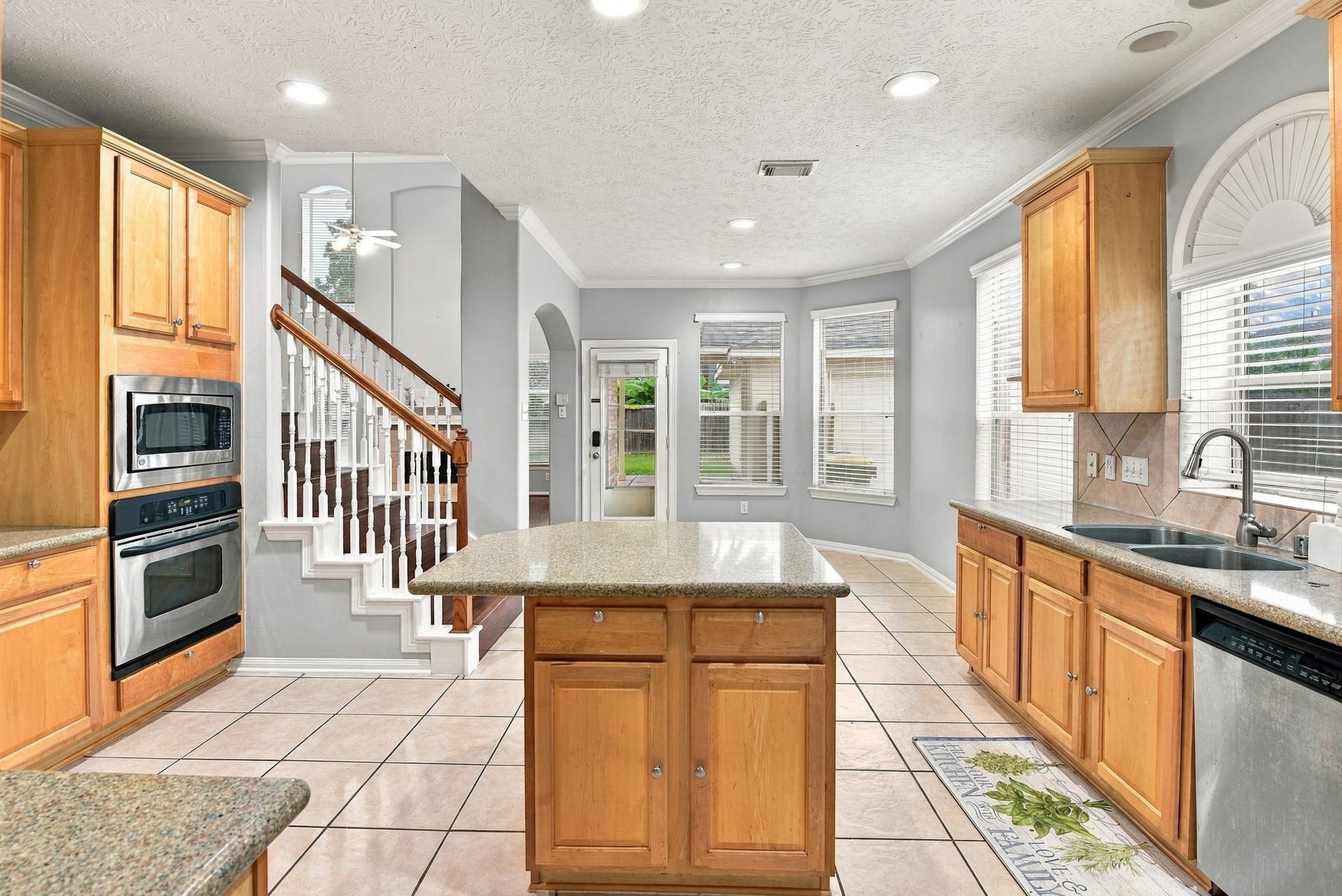 2122 Fortuna Bella Drive, Pearland, TX 77581 2122 Fortuna Bella Drive, Pearland, TX 77581