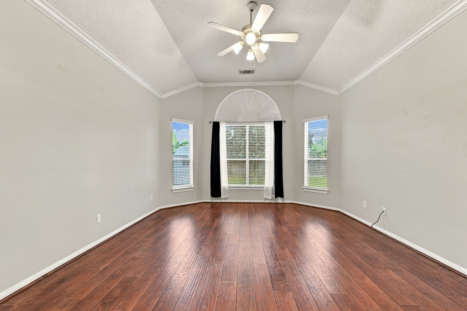 2122 Fortuna Bella Drive, Pearland, TX 77581 2122 Fortuna Bella Drive, Pearland, TX 77581