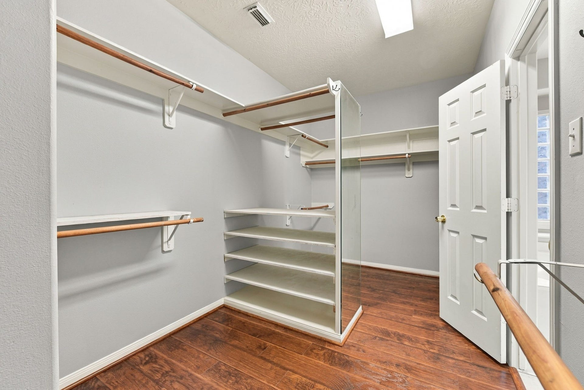 2122 Fortuna Bella Drive, Pearland, TX 77581 2122 Fortuna Bella Drive, Pearland, TX 77581
