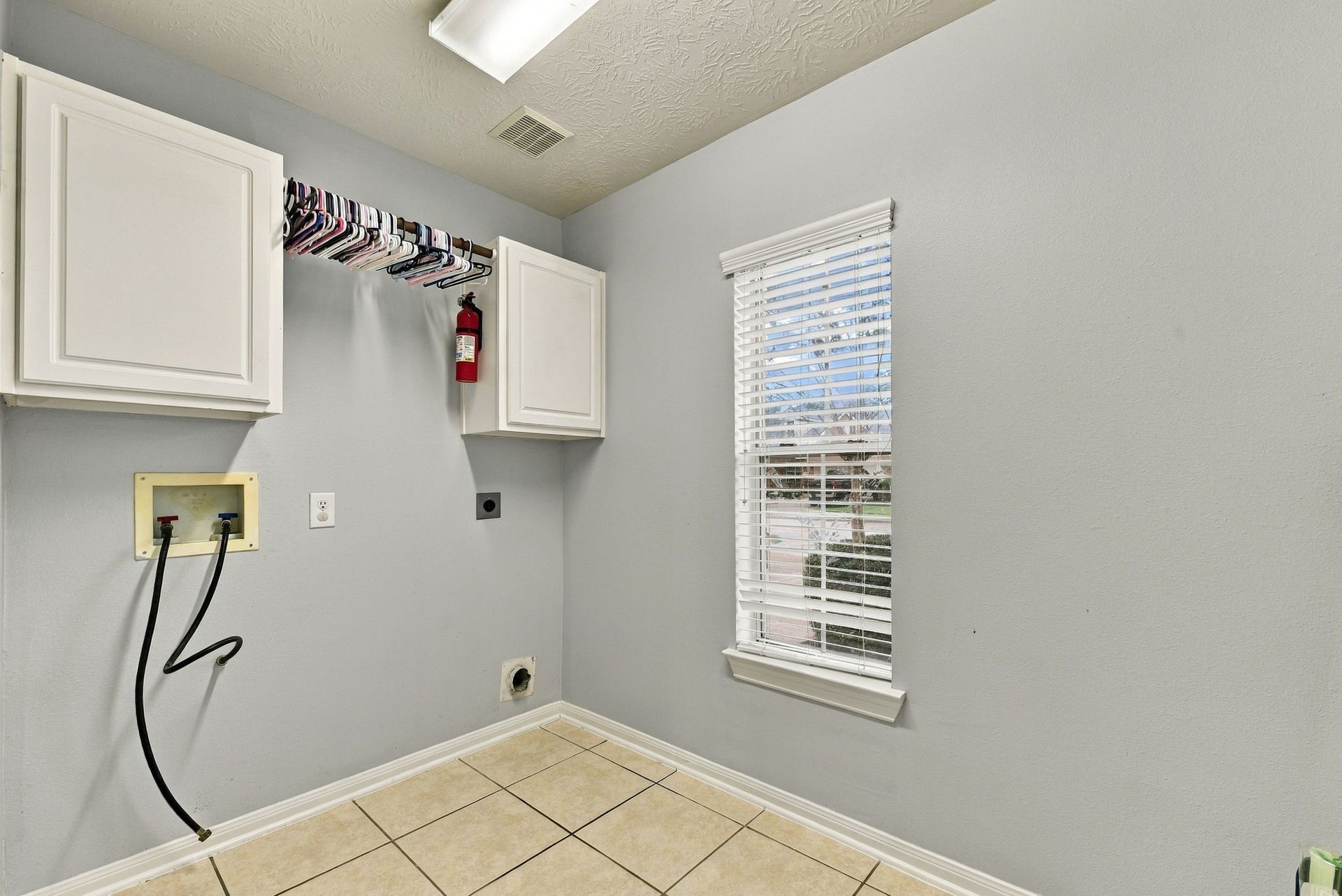 2122 Fortuna Bella Drive, Pearland, TX 77581 2122 Fortuna Bella Drive, Pearland, TX 77581