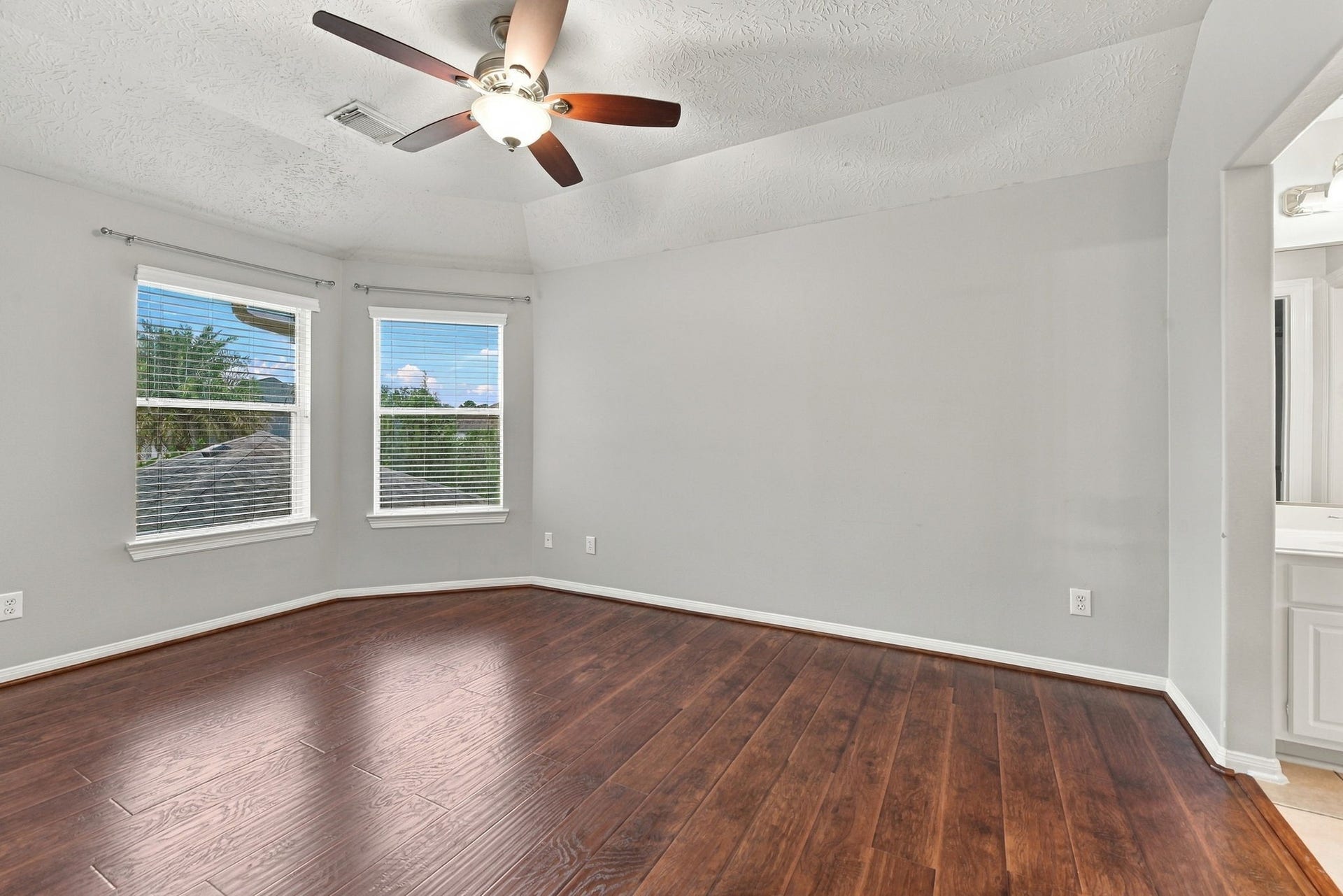 2122 Fortuna Bella Drive, Pearland, TX 77581 2122 Fortuna Bella Drive, Pearland, TX 77581