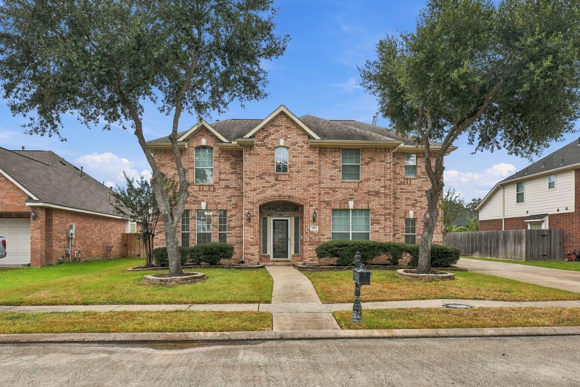 2122 Fortuna Bella Drive, Pearland, TX 77581 2122 Fortuna Bella Drive, Pearland, TX 77581