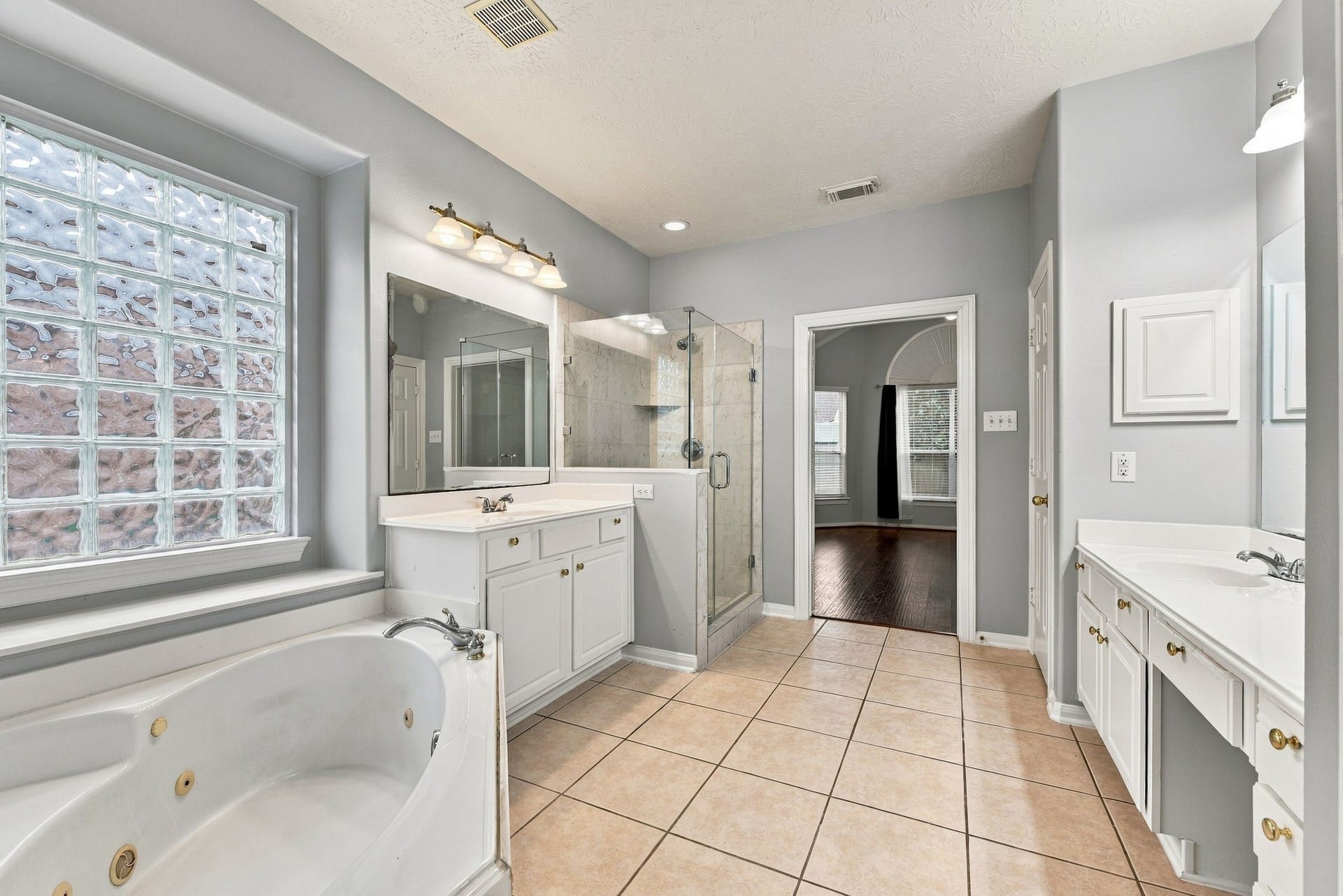 2122 Fortuna Bella Drive, Pearland, TX 77581 2122 Fortuna Bella Drive, Pearland, TX 77581