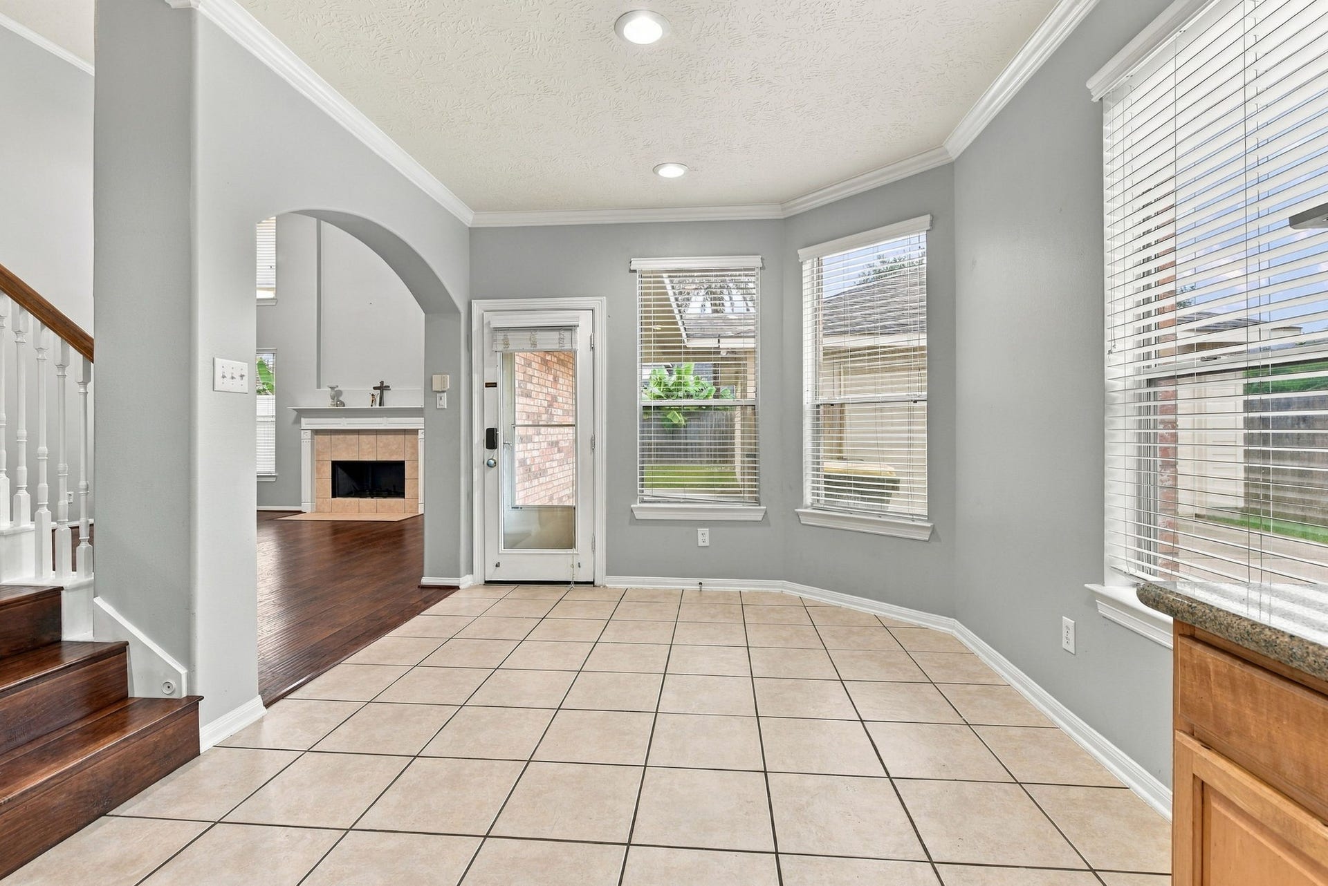2122 Fortuna Bella Drive, Pearland, TX 77581 2122 Fortuna Bella Drive, Pearland, TX 77581
