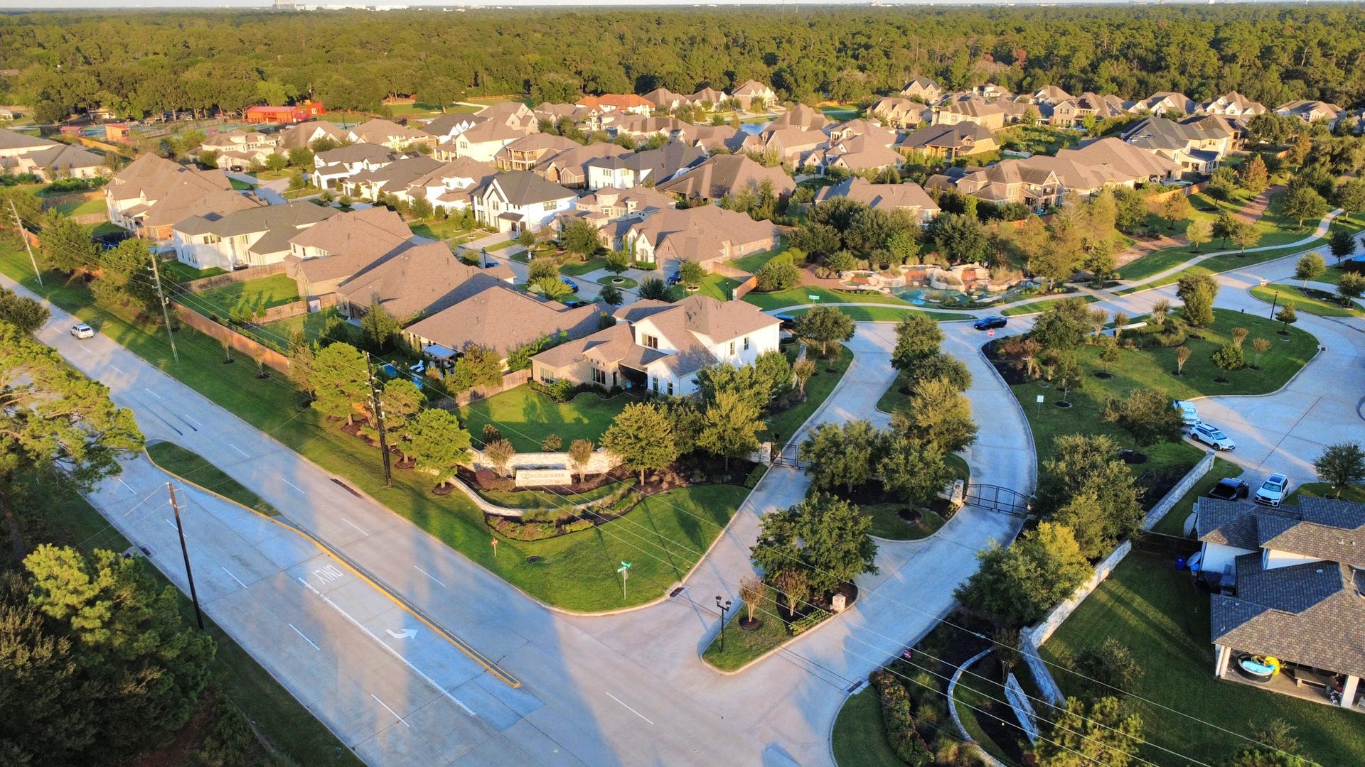 12821 N Palomino Lake Circle, Cypress, TX 77429 Aerial view of the prestigious gated Bridlecreek community, ideally situated between Highway 290 and Highway 249, offering convenient access to shopping, dining, entertainment, and major Houston thoroughfares.