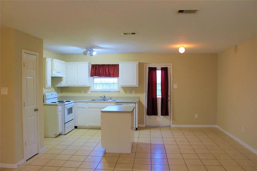 4515 Sunflower Creek Lane, Richmond, TX 77469 4515 Sunflower Creek Lane, Richmond, TX 77469