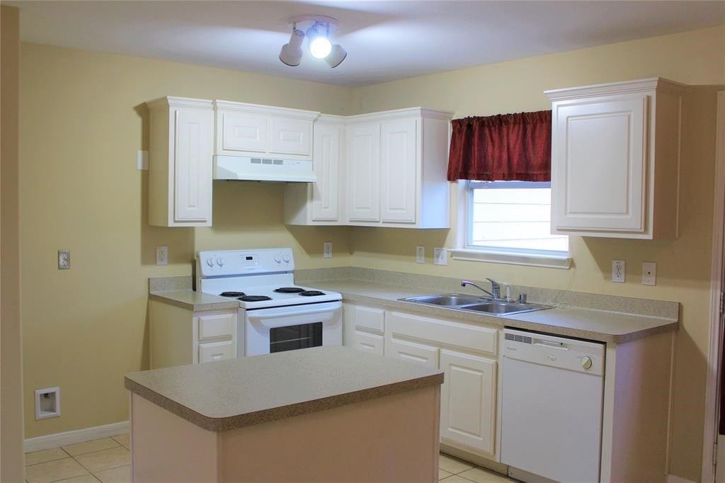 4515 Sunflower Creek Lane, Richmond, TX 77469 4515 Sunflower Creek Lane, Richmond, TX 77469
