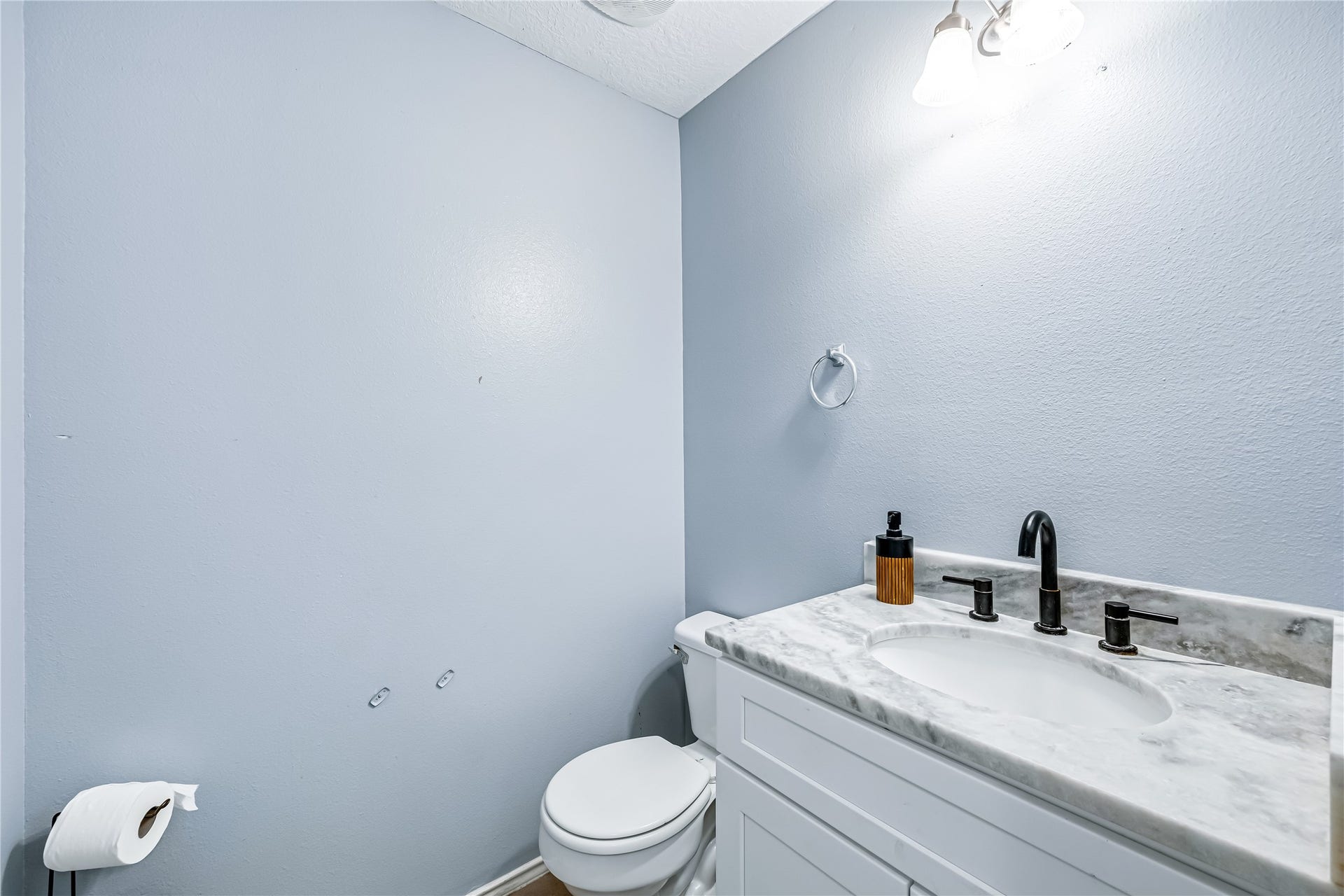 1/2 Bathroom downstairs