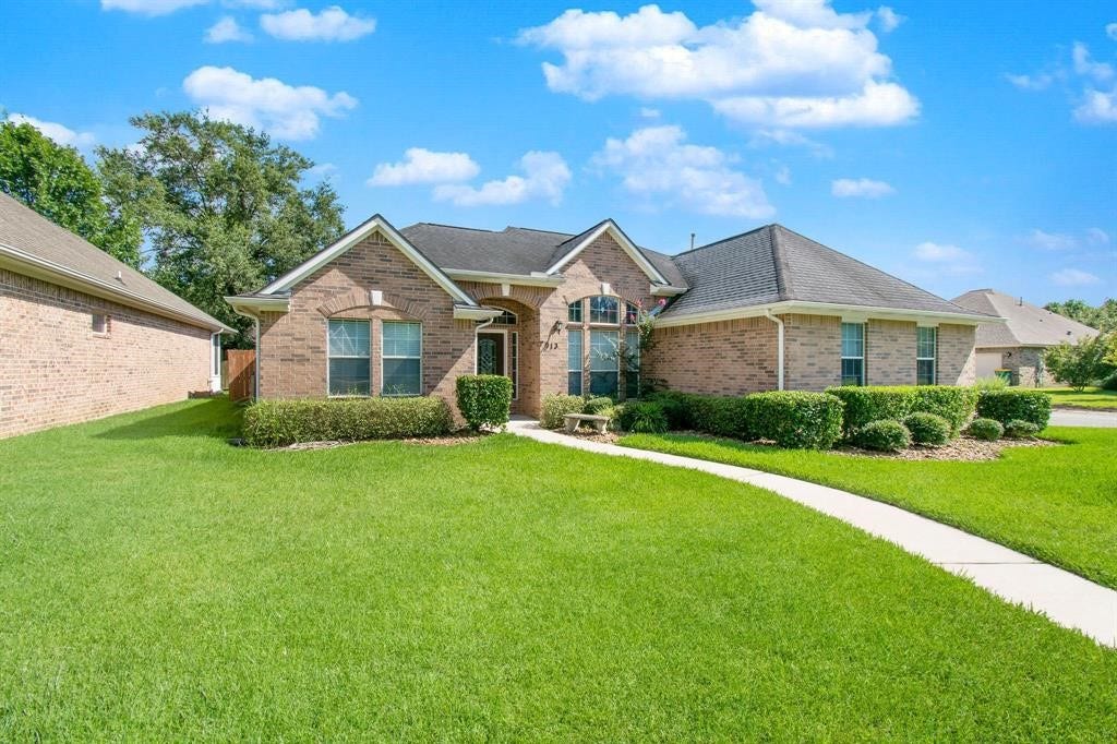 913 Christi Lynn Lane, Conroe, TX 77304