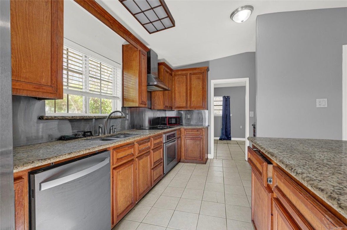 610 12th Street, Dickinson, TX 77539 610 12th Street, Dickinson, TX 77539