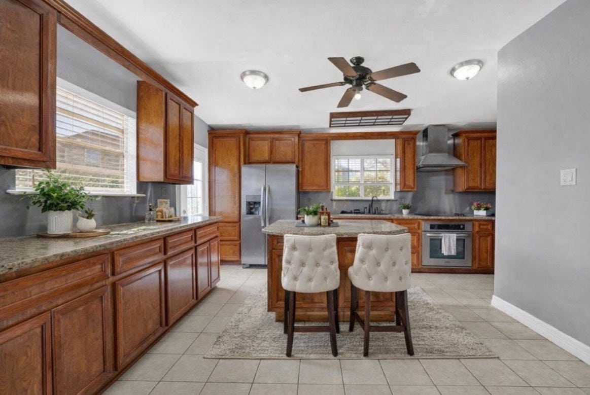 610 12th Street, Dickinson, TX 77539 610 12th Street, Dickinson, TX 77539