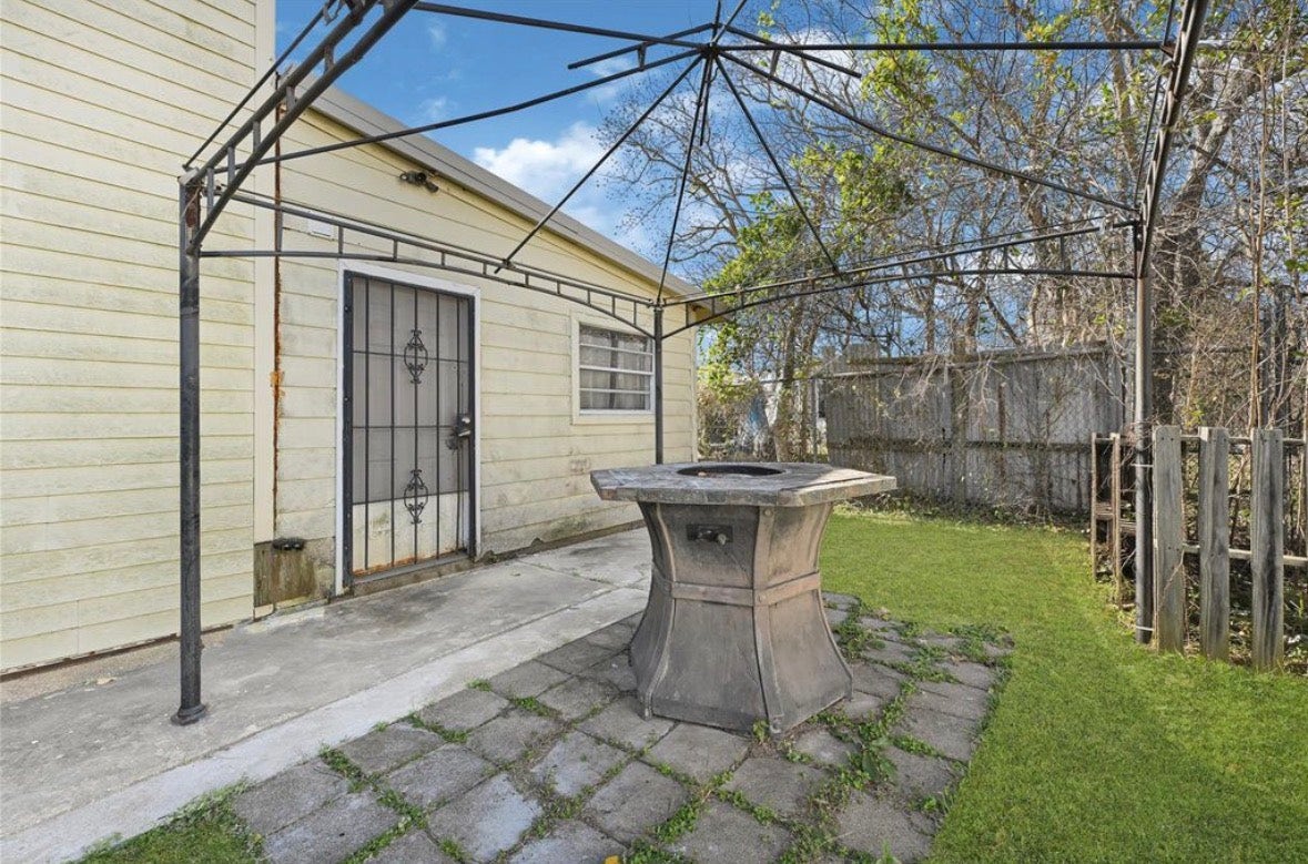 610 12th Street, Dickinson, TX 77539 610 12th Street, Dickinson, TX 77539